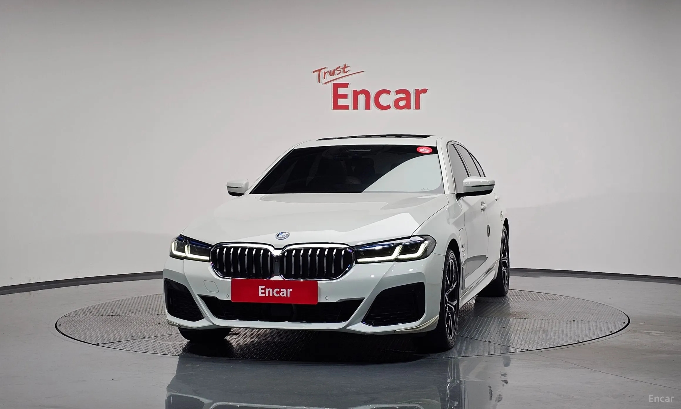 BMW 5 Series (G30) превью 3