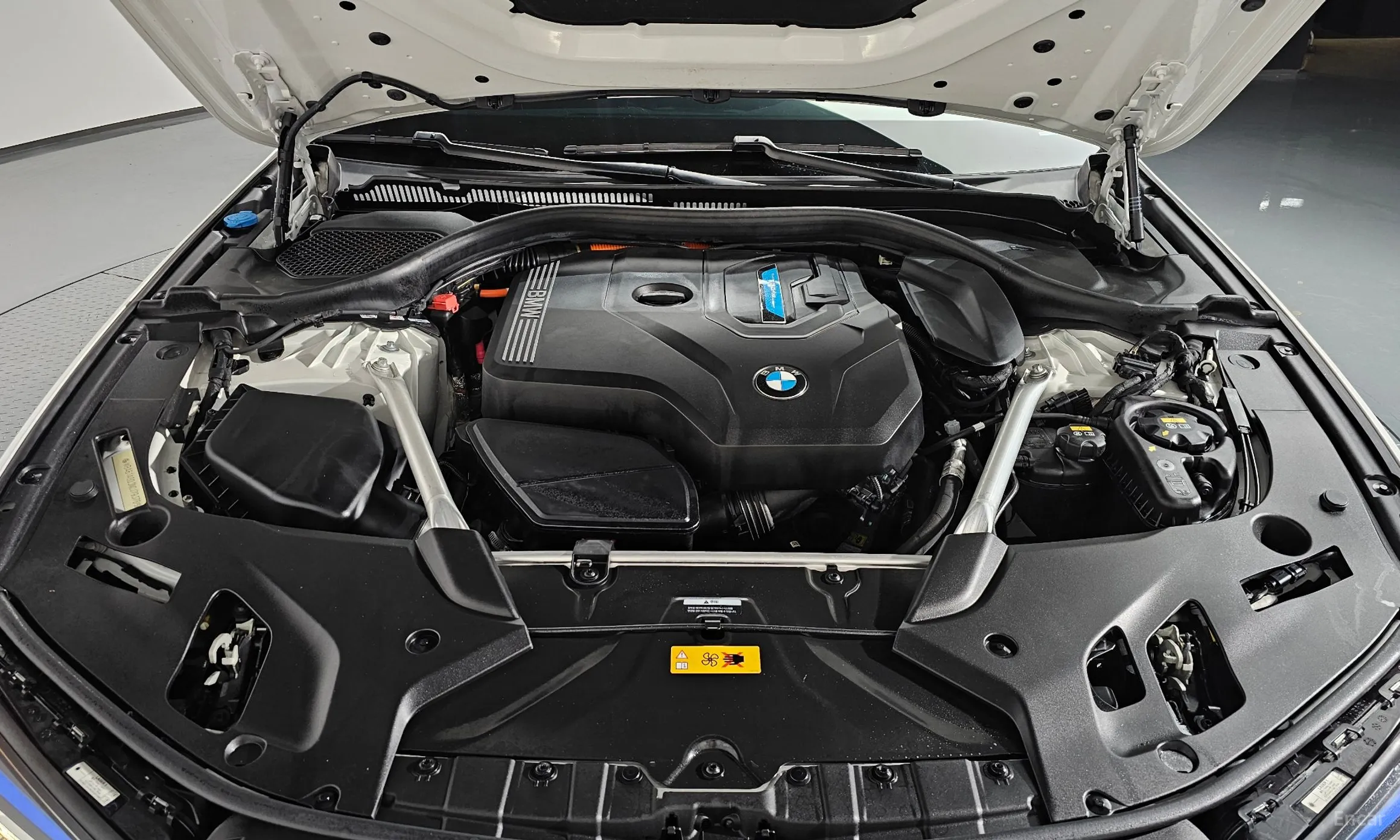 BMW 5 Series (G30) превью 6