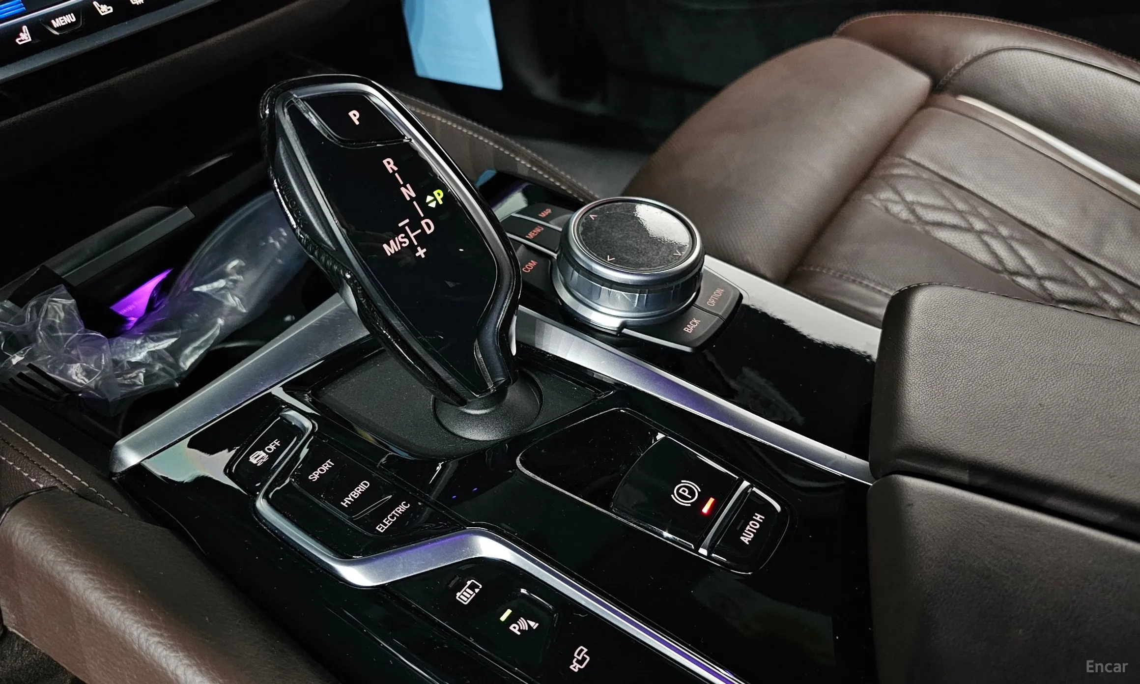 BMW 5 Series (G30) превью 9