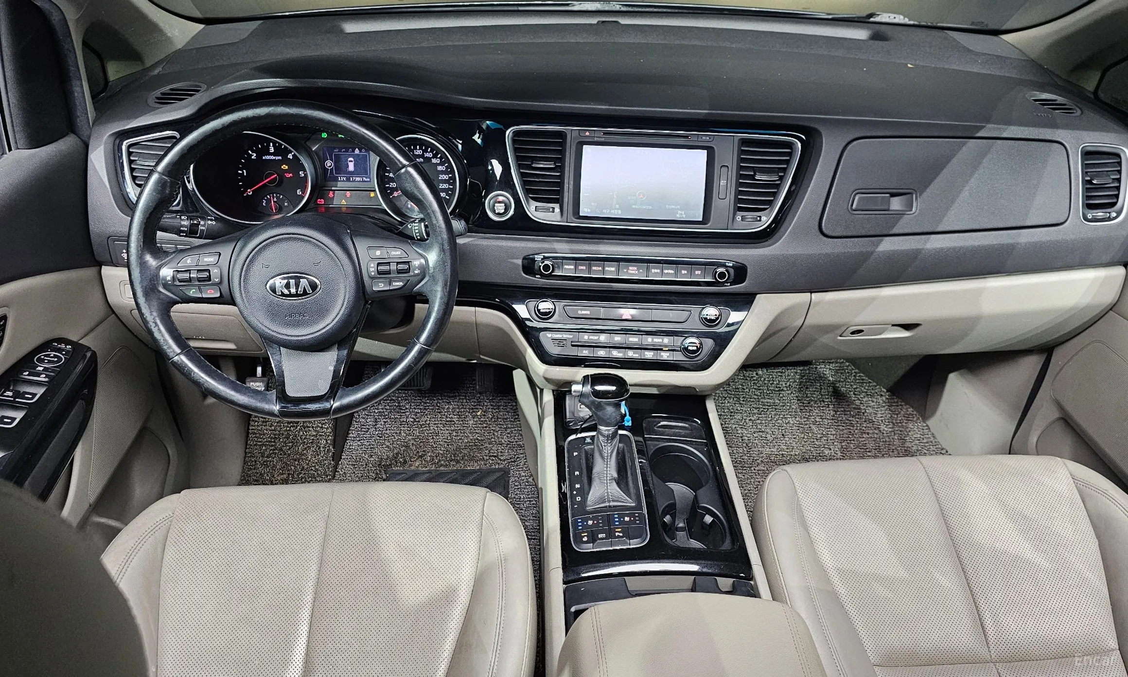 Kia Carnival превью 7