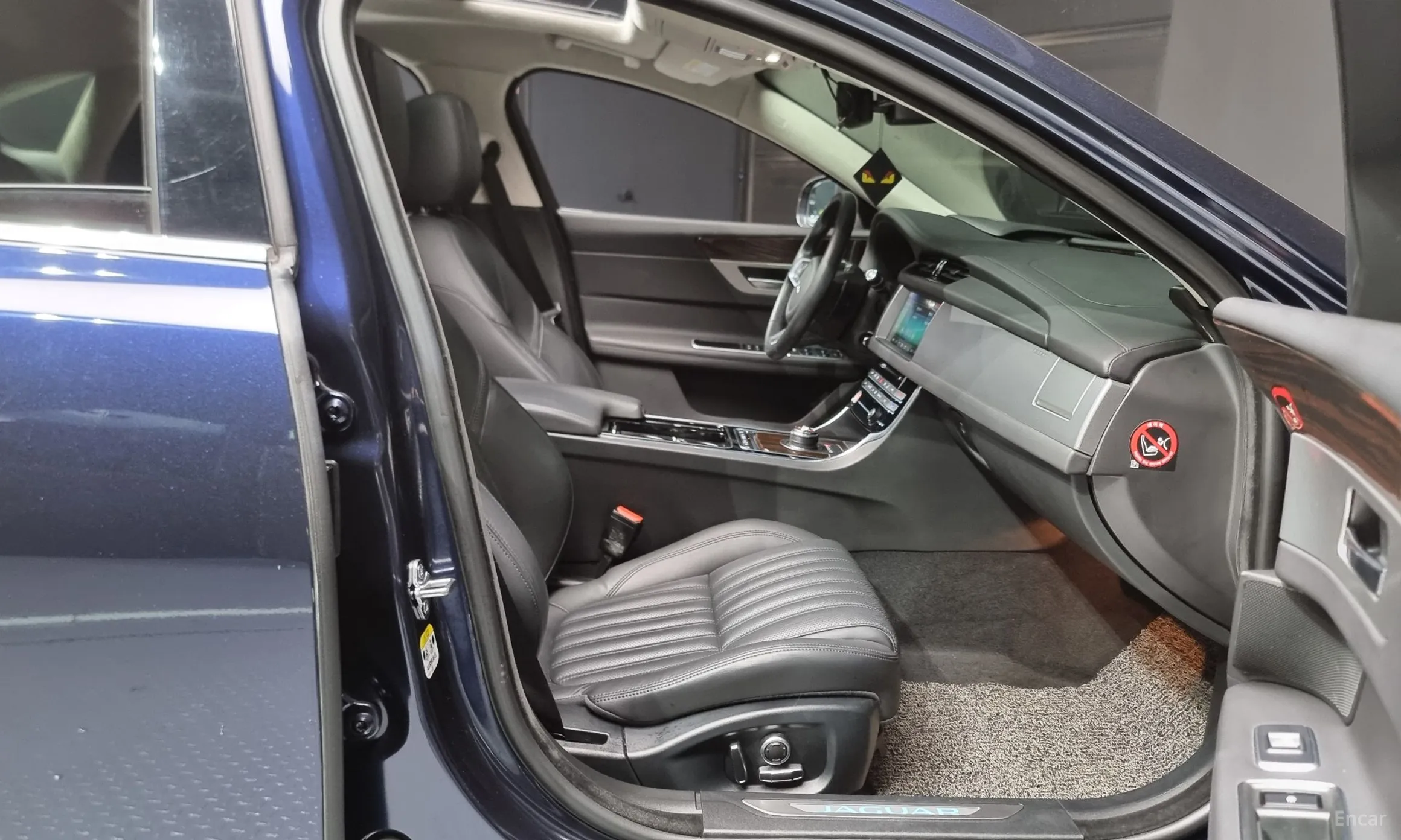 Jaguar XF (x260) превью 11