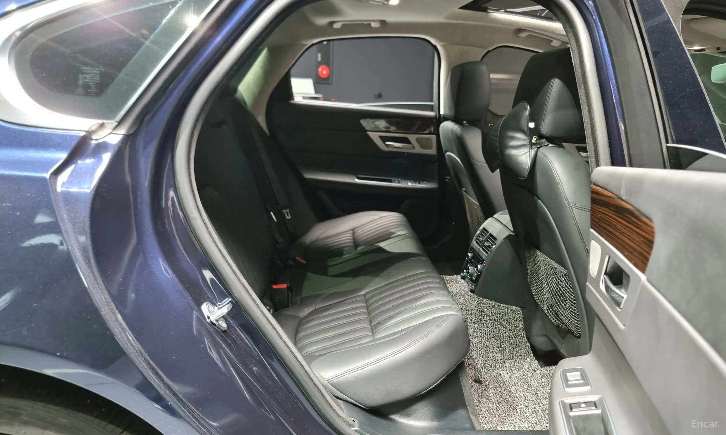 Jaguar XF (x260) превью 12
