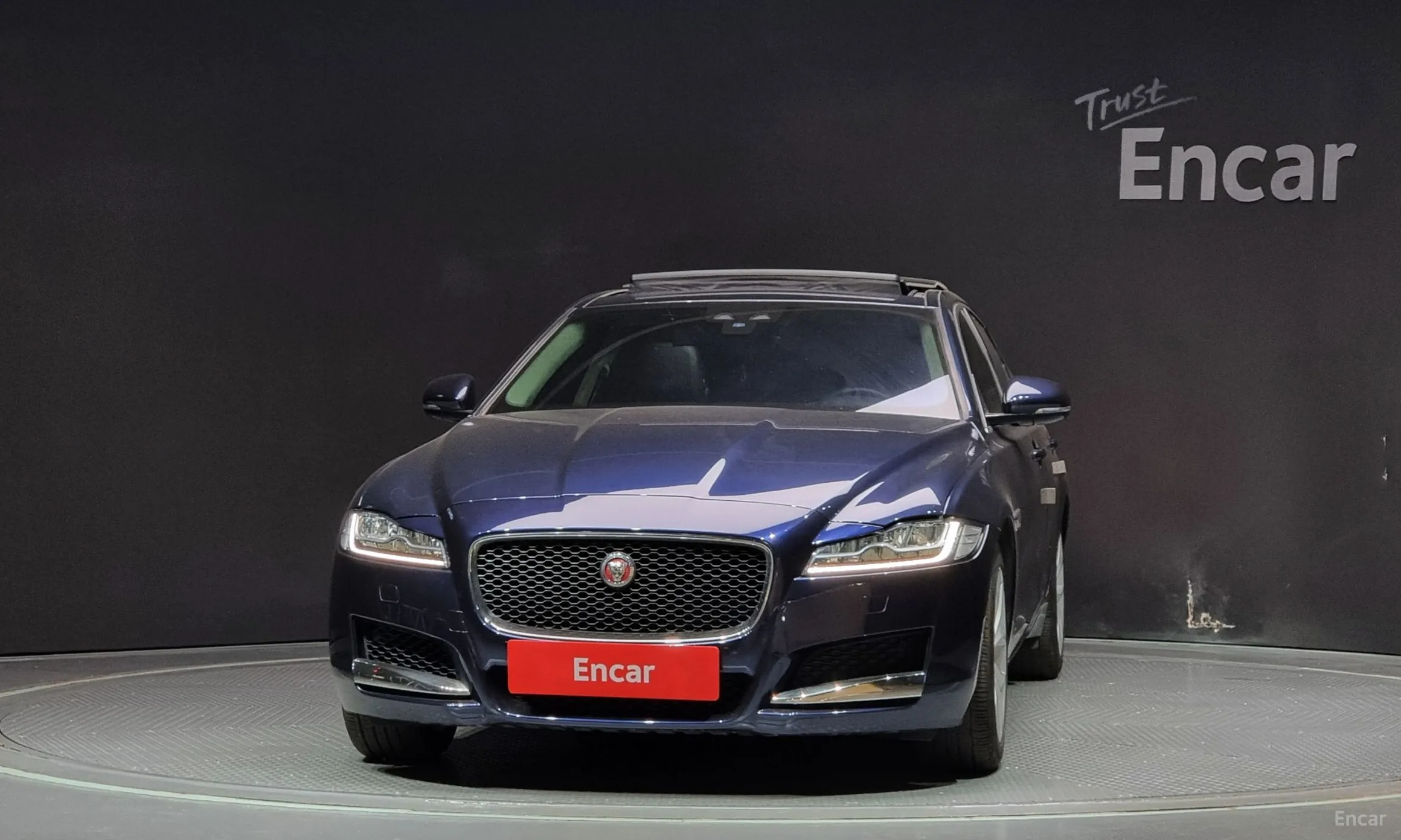 Jaguar XF (x260) превью 3