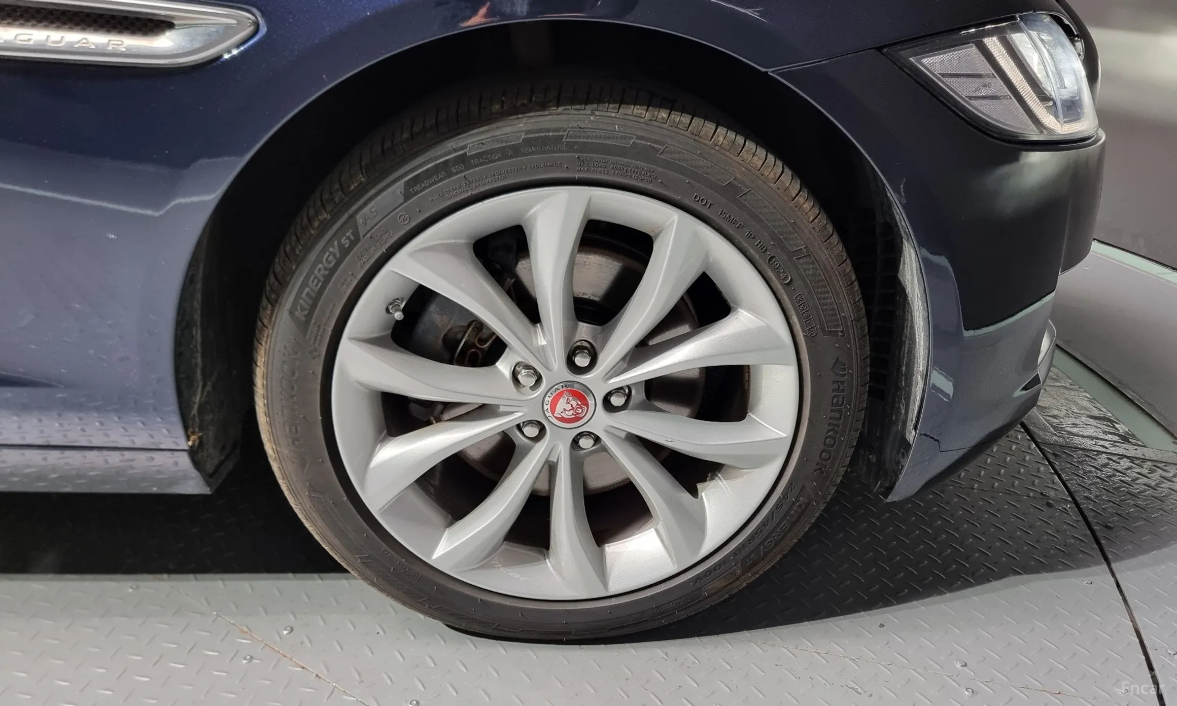 Jaguar XF (x260) превью 5