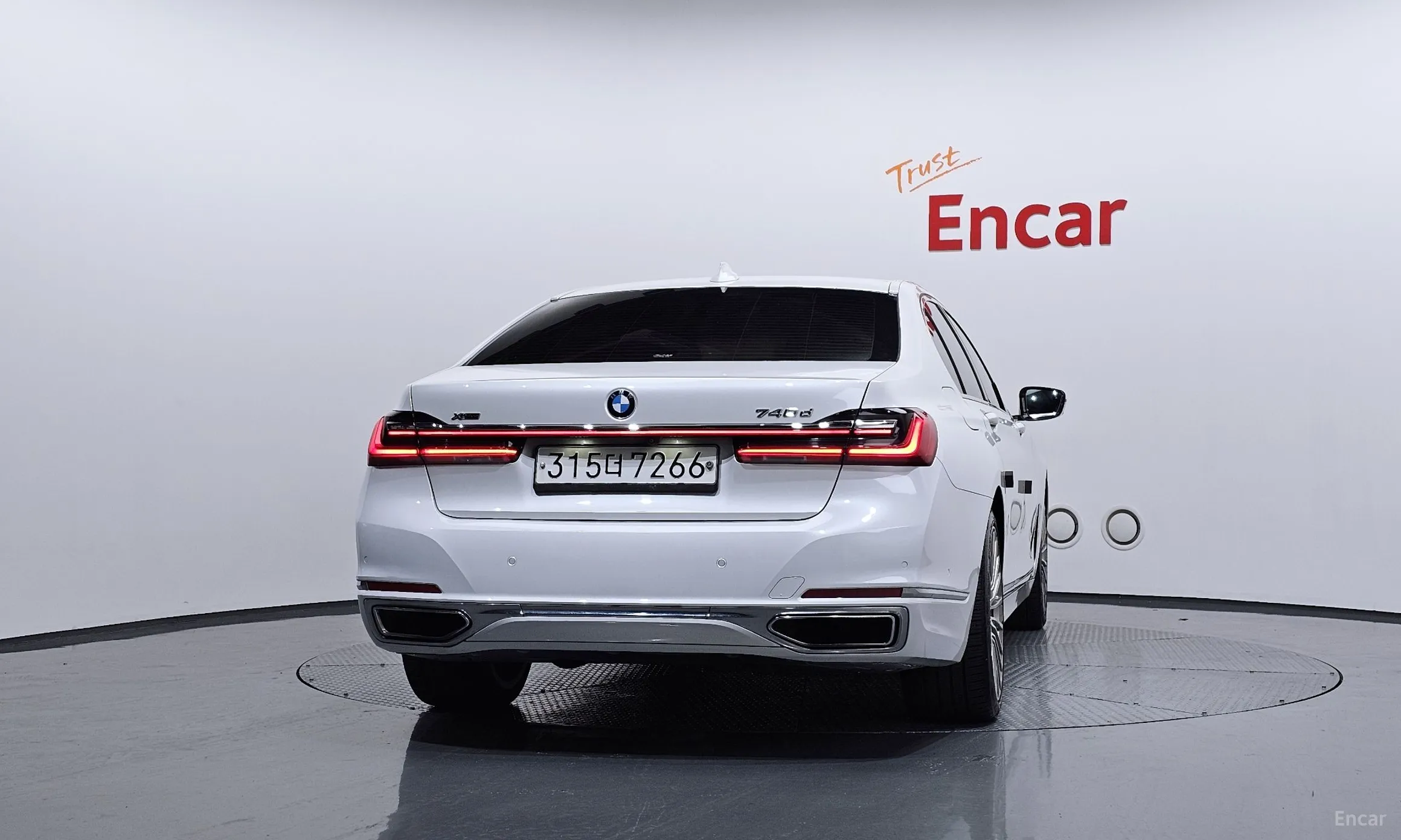 BMW 7 Series (G11) превью 4