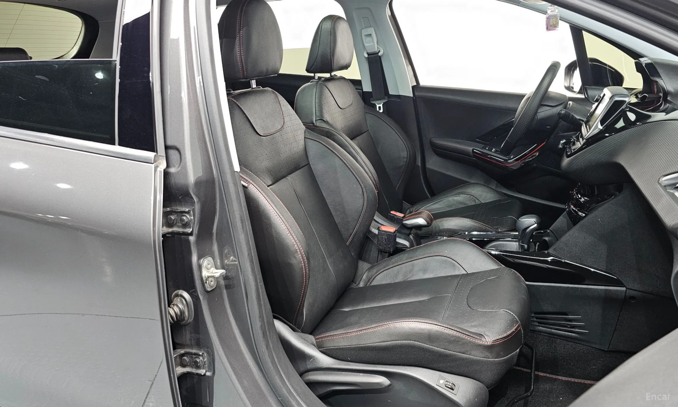 Peugeot 2008. превью 10