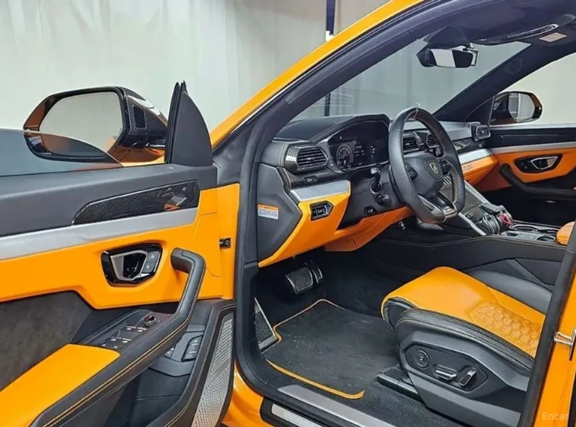 Lamborghini Urus превью 10