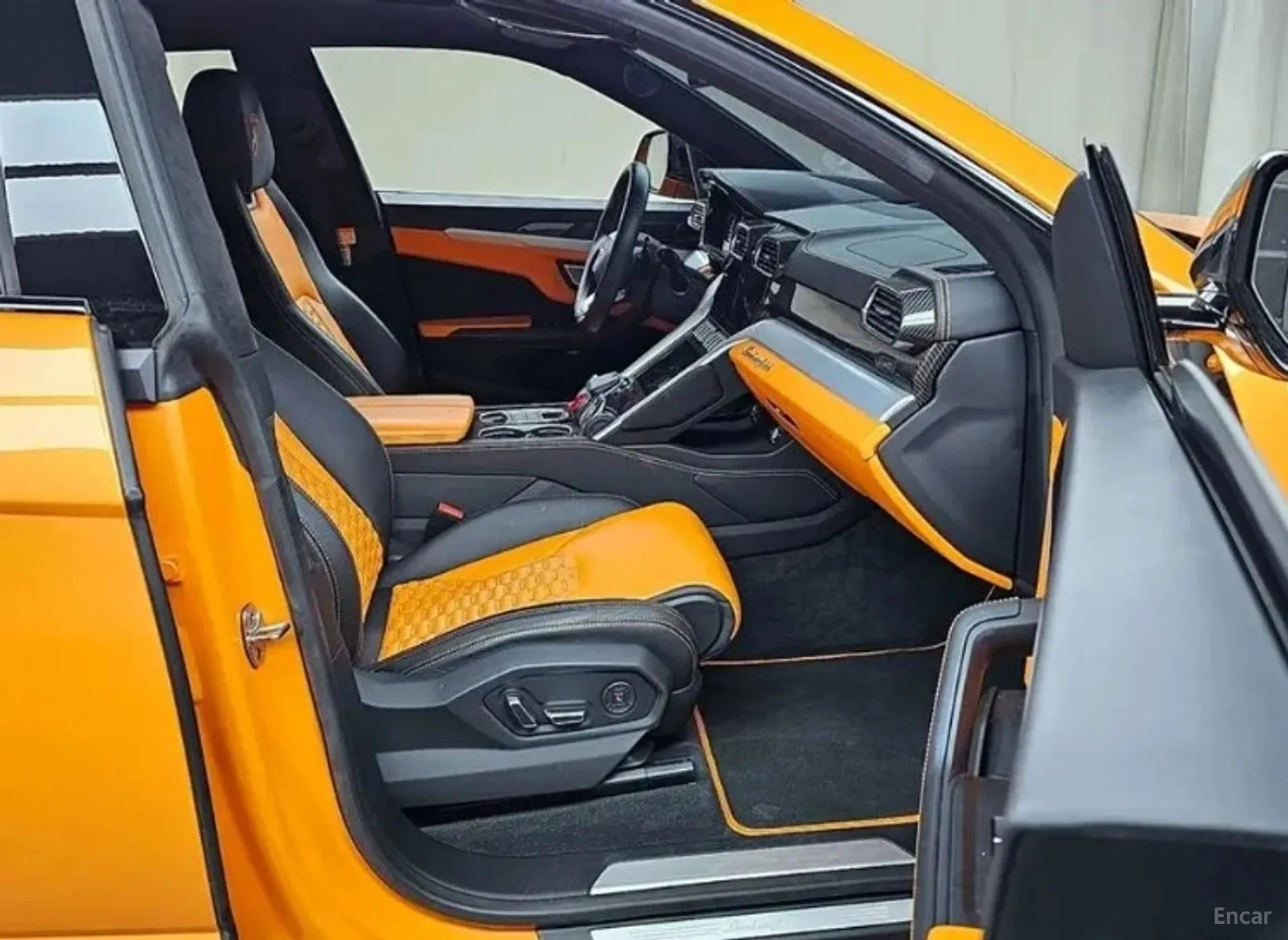 Lamborghini Urus превью 11