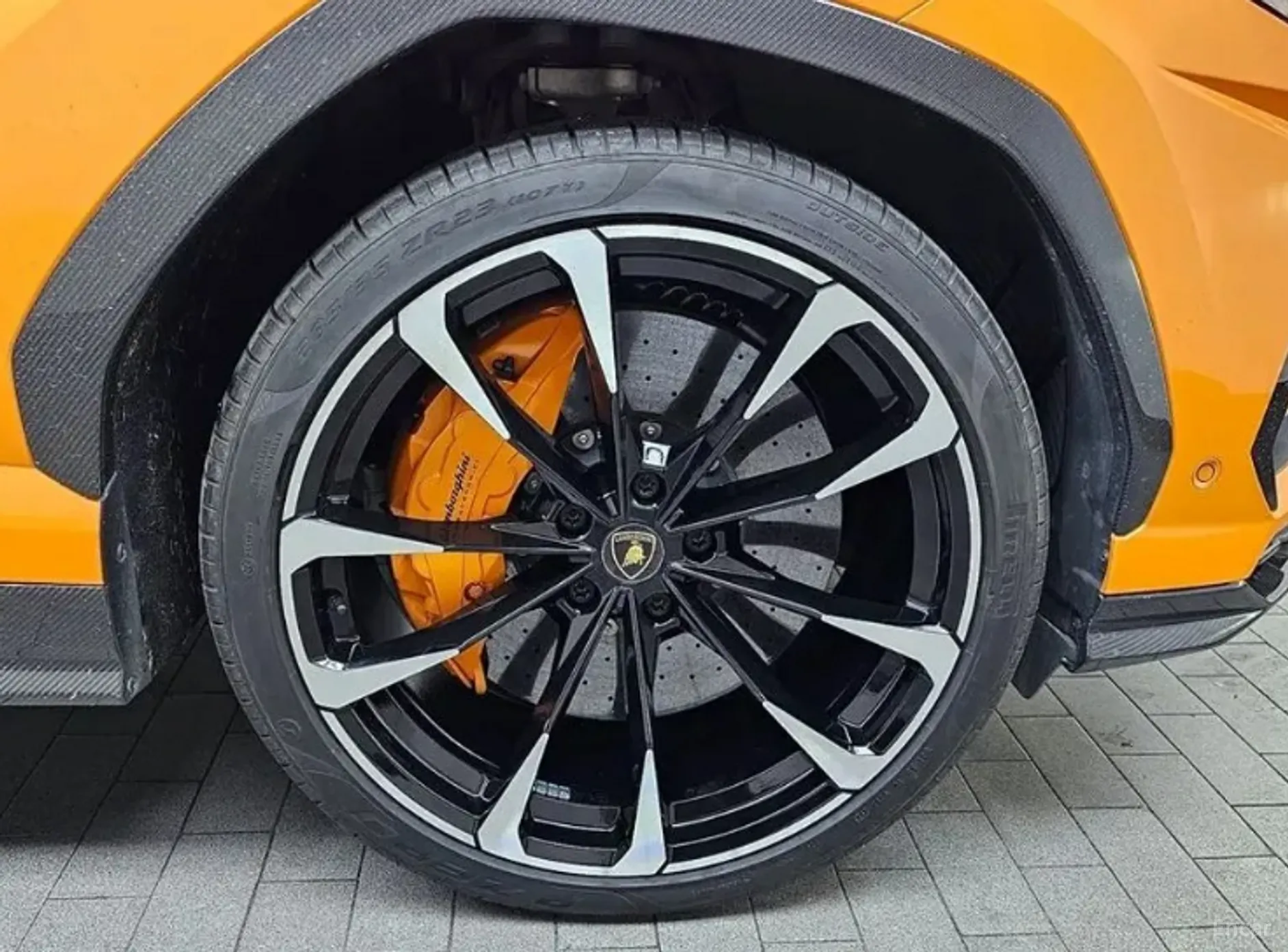 Lamborghini Urus превью 5
