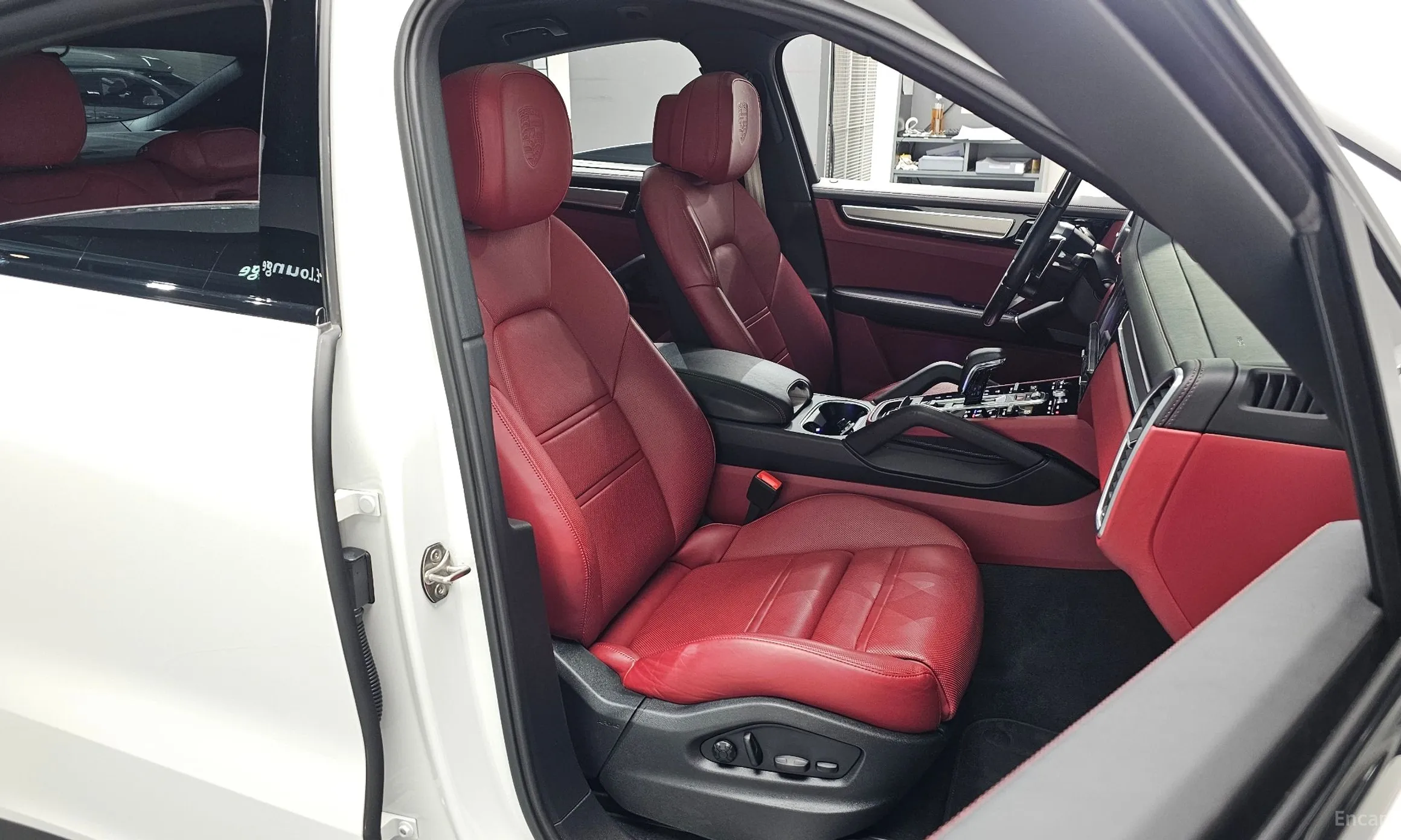 Porsche Cayenne (PO536) превью 10