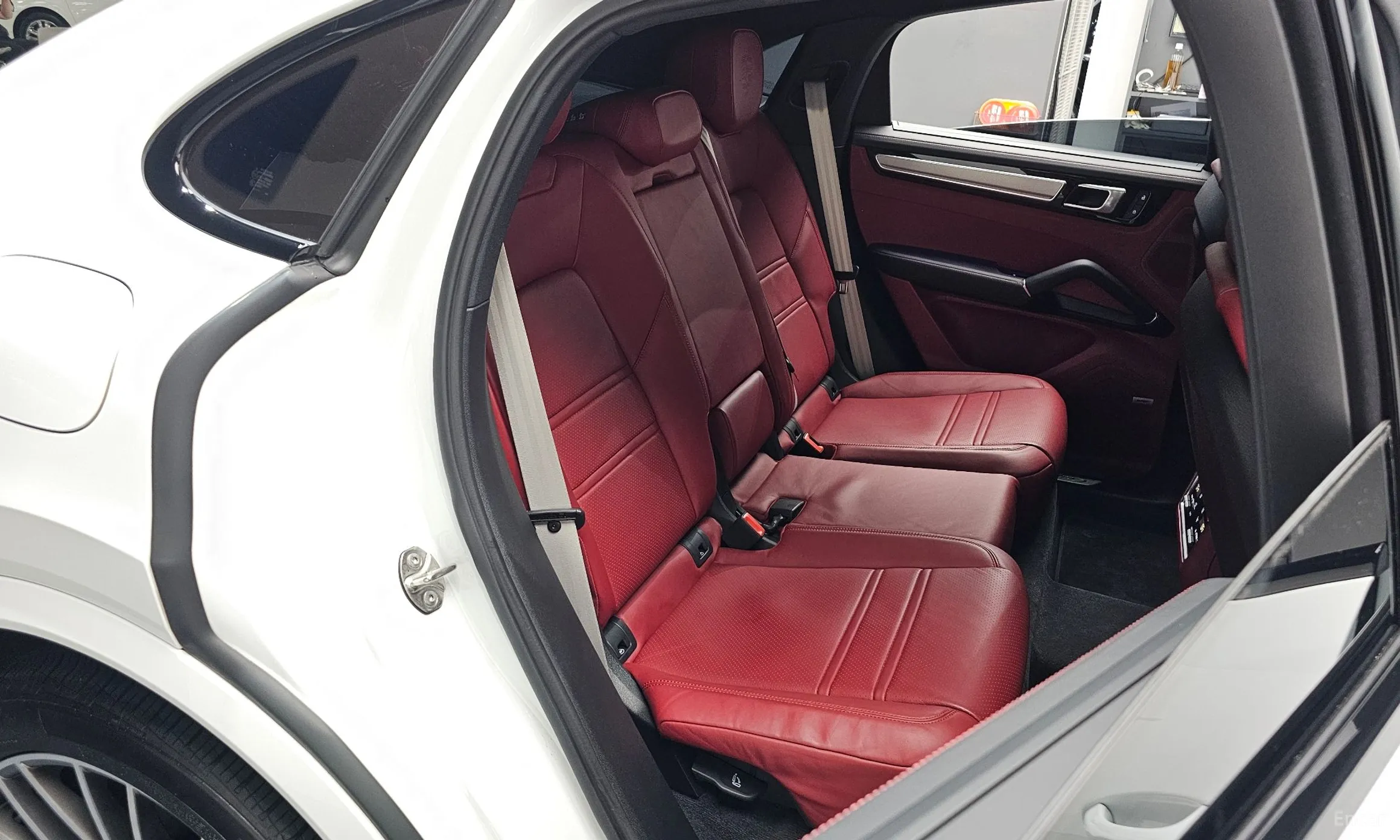 Porsche Cayenne (PO536) превью 11