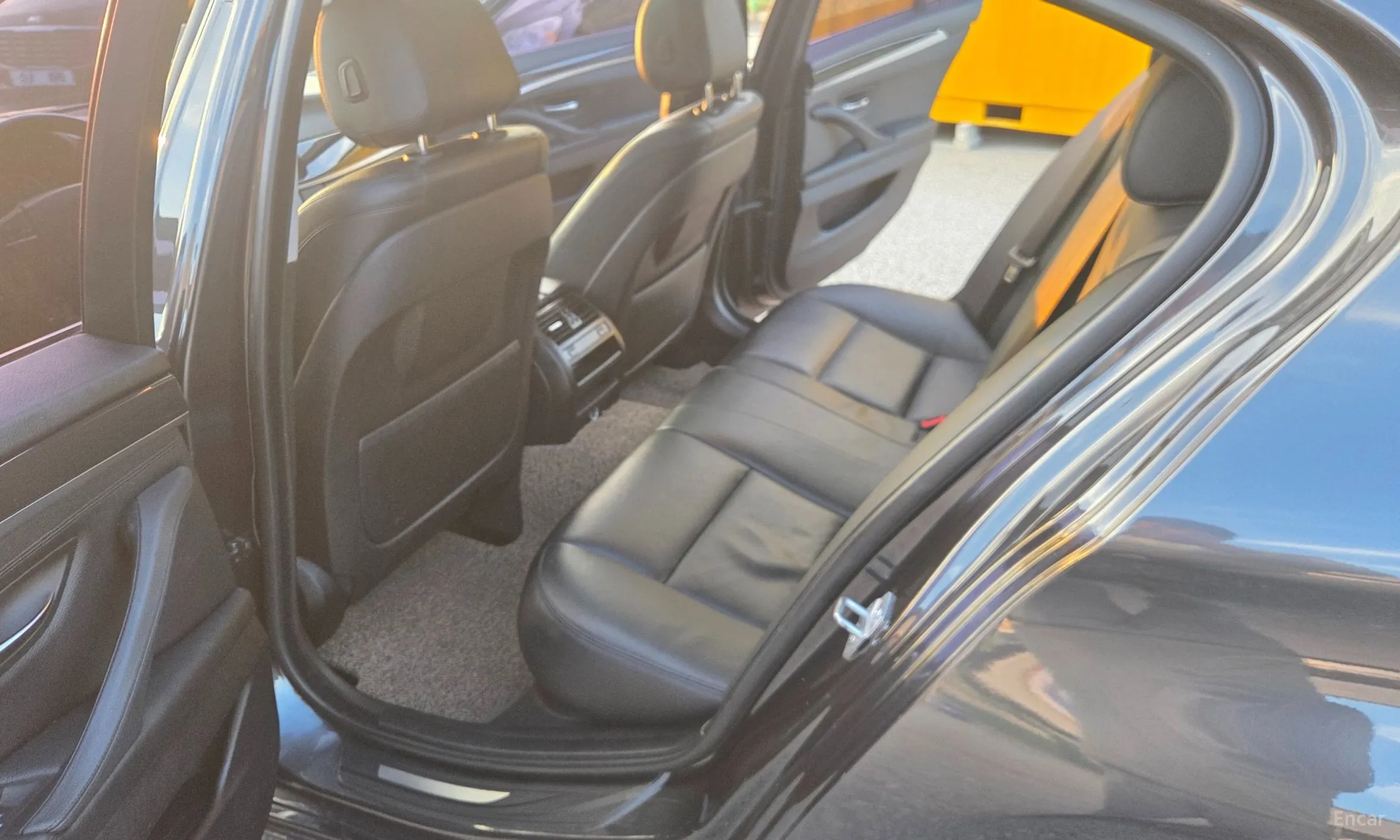BMW 5 Series (F10) превью 12