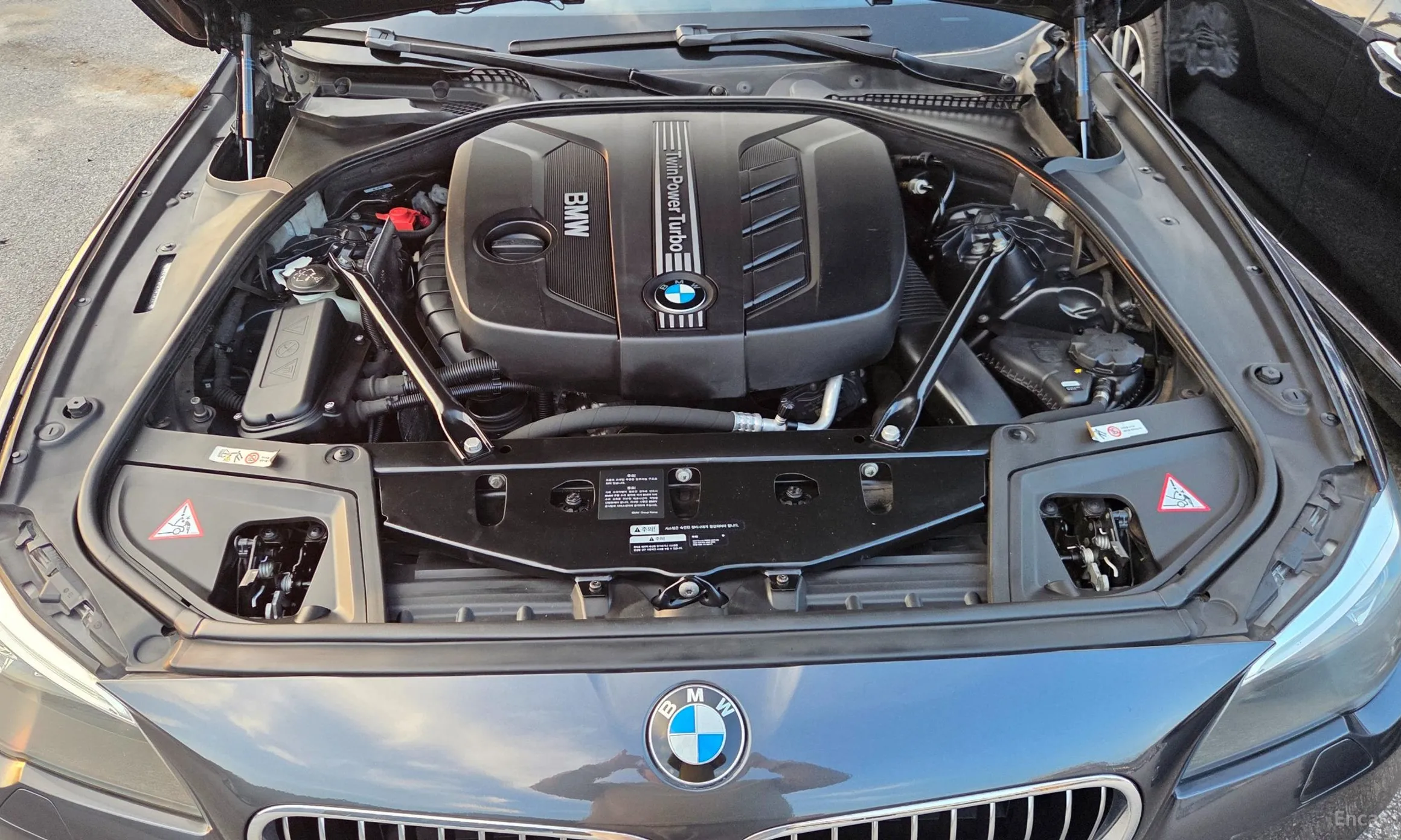BMW 5 Series (F10) превью 6