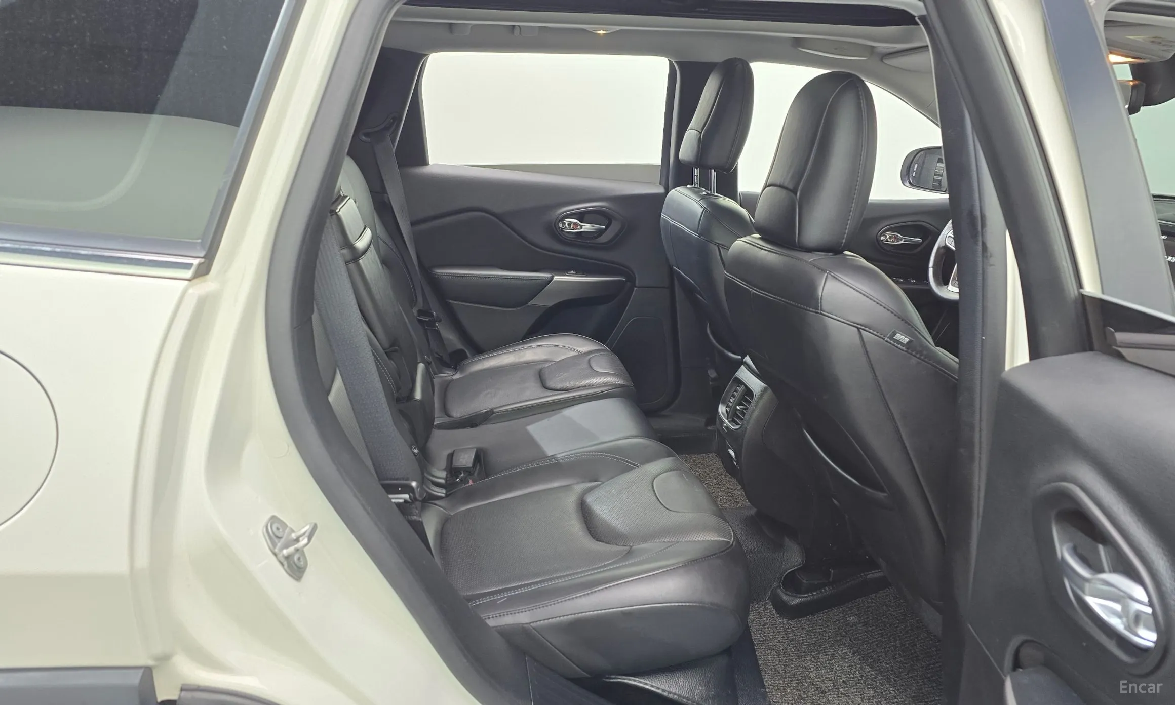 Jeep Cherokee (KL) превью 12