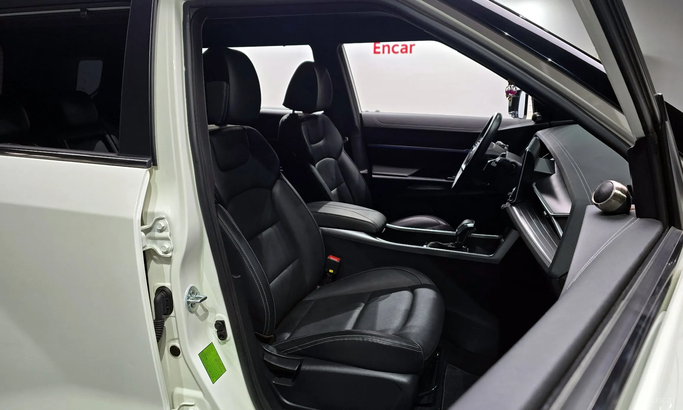 KG Mobility (SsangYong) Torres превью 10