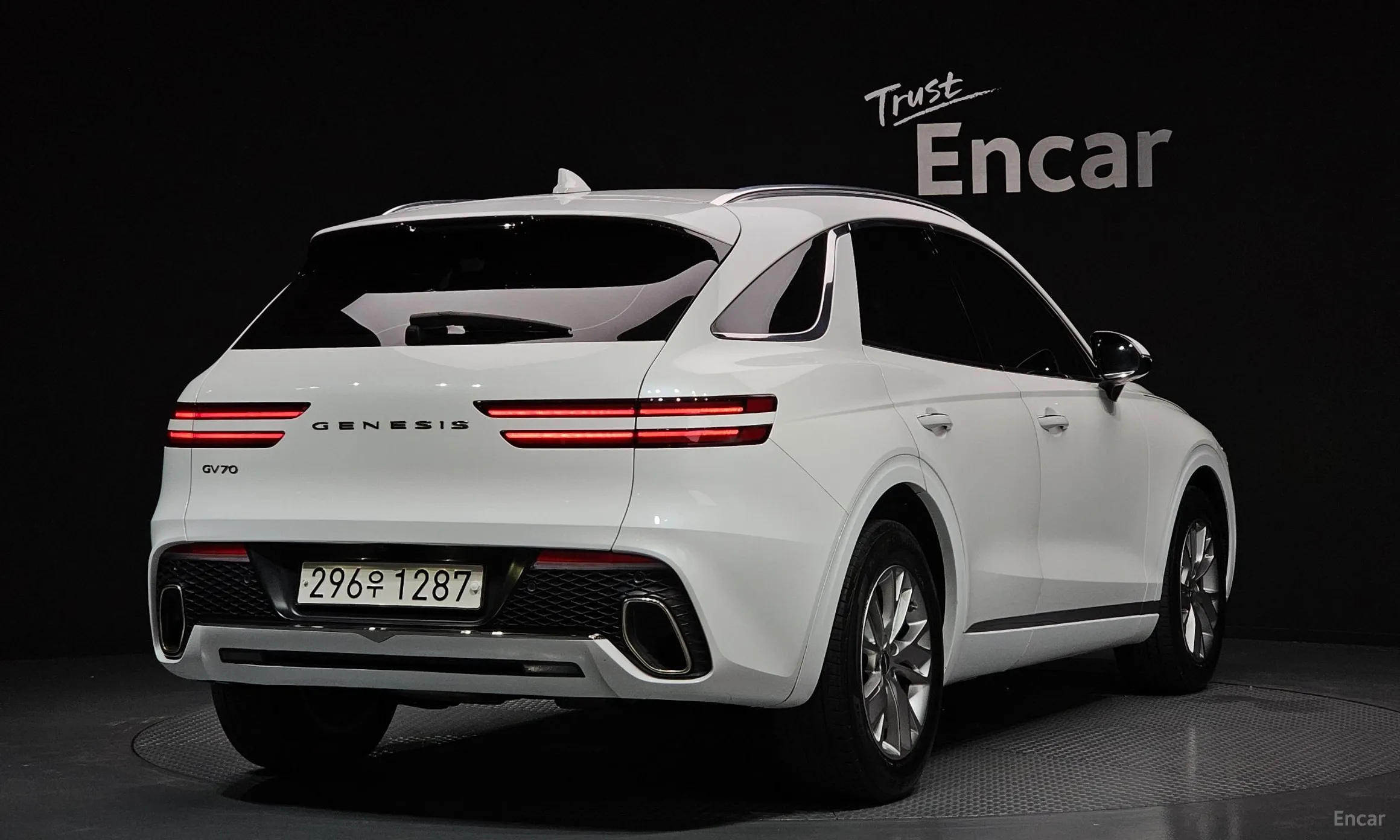 Genesis GV70 превью 2