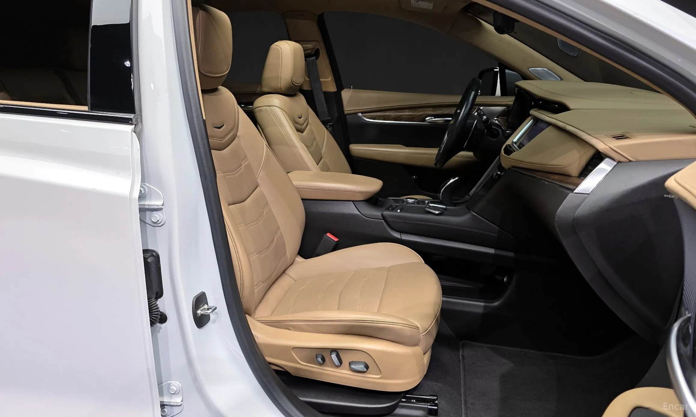 Cadillac XT5 превью 11