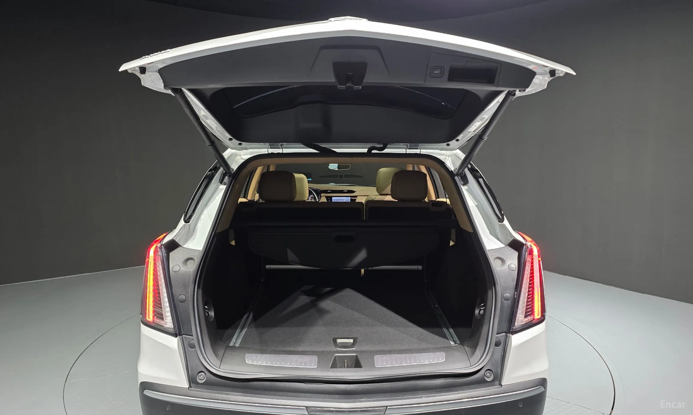Cadillac XT5 превью 20
