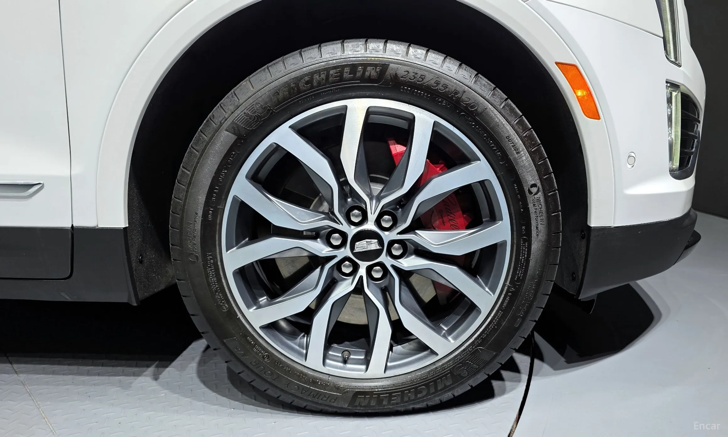Cadillac XT5 превью 5