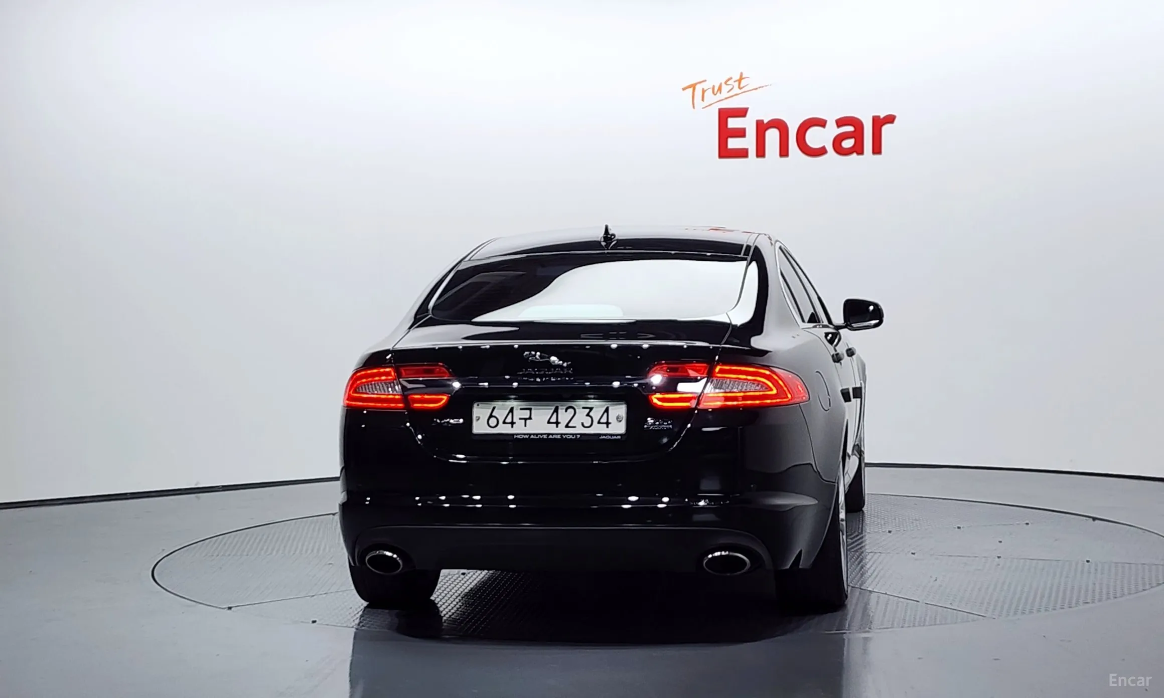 Jaguar New XF превью 4