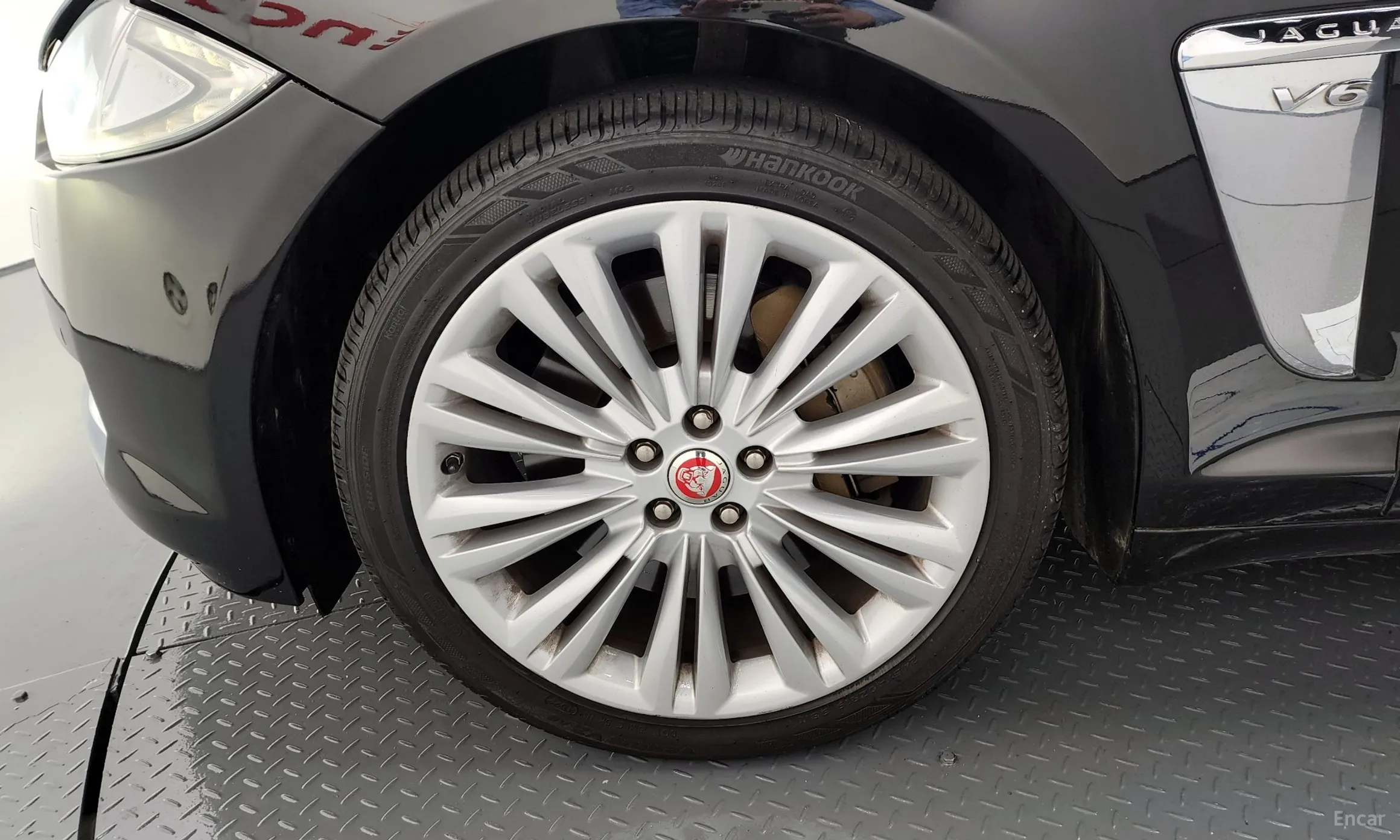 Jaguar New XF превью 5