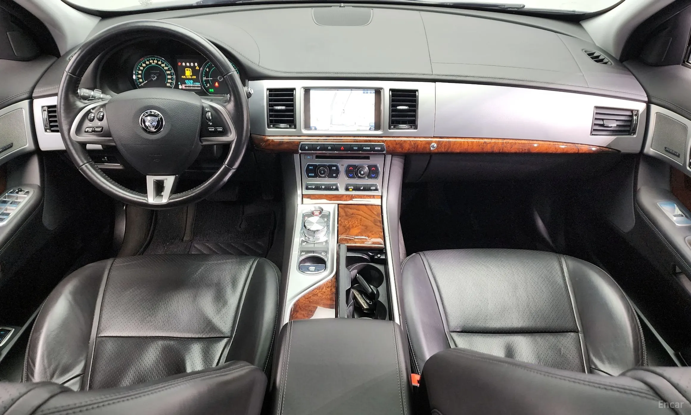 Jaguar New XF превью 7