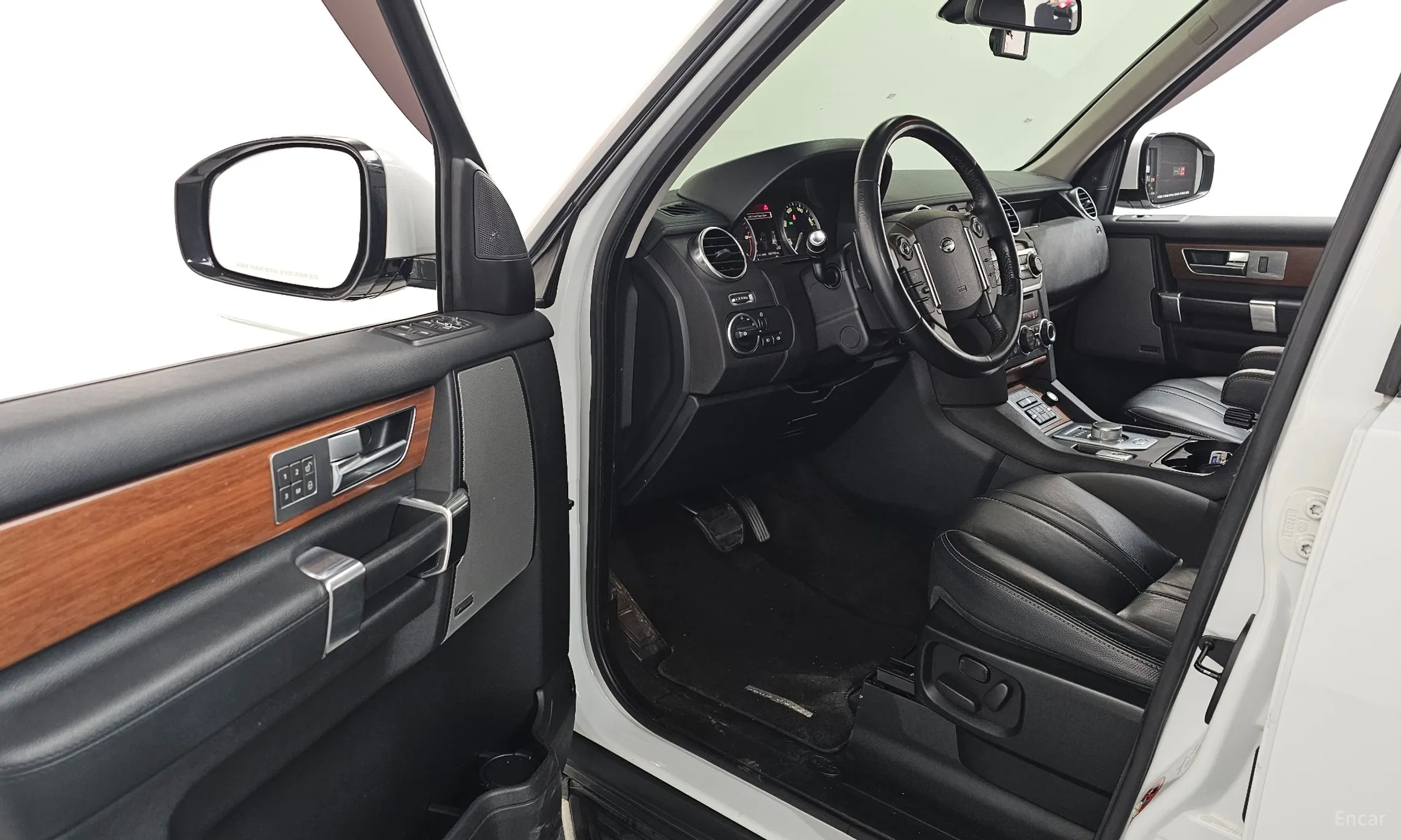 Land Rover Discovery 4 превью 10
