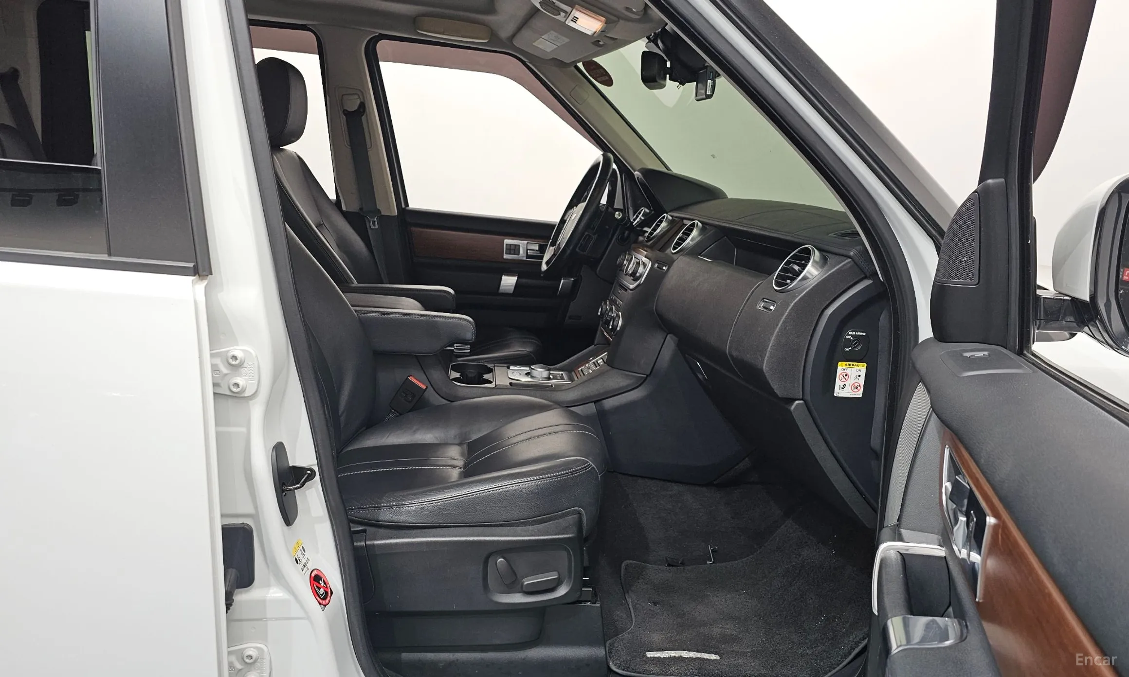 Land Rover Discovery 4 превью 11