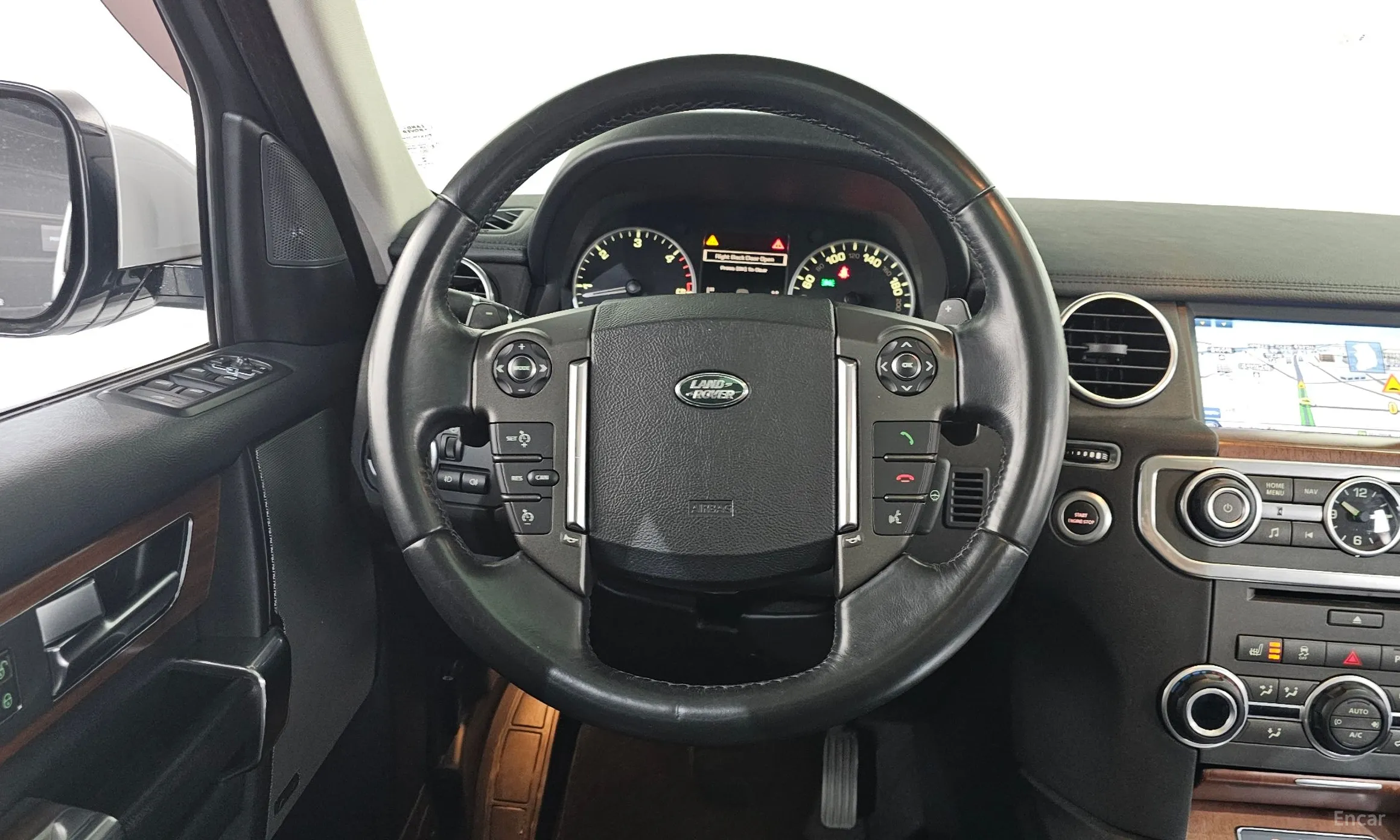 Land Rover Discovery 4 превью 13