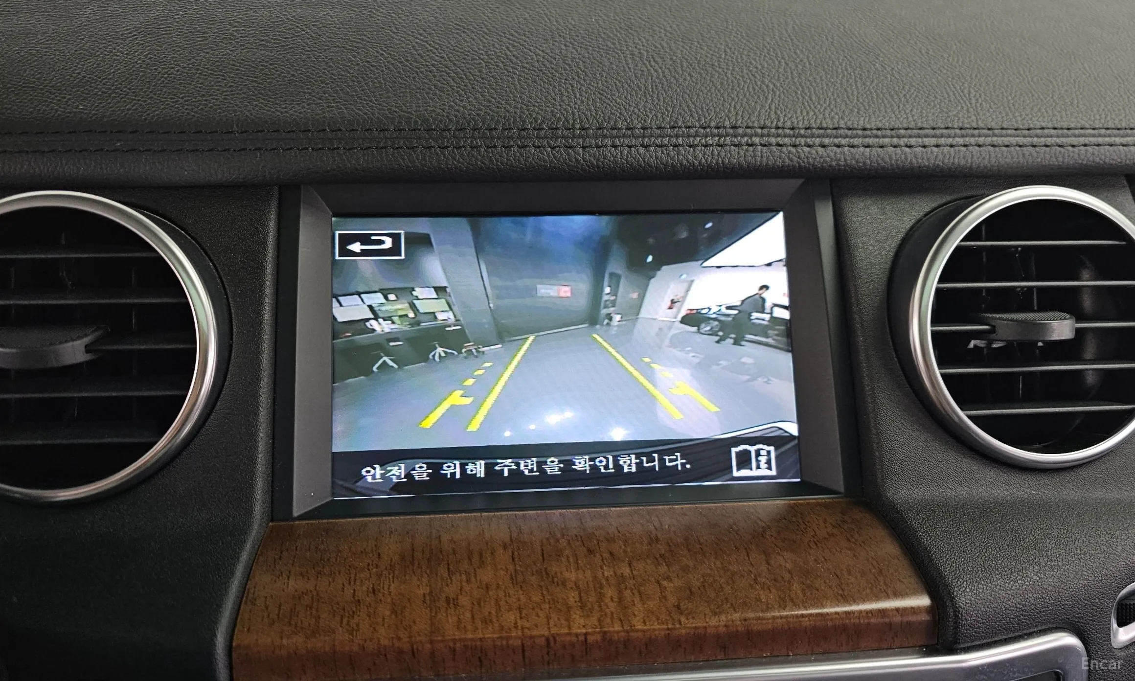 Land Rover Discovery 4 превью 15