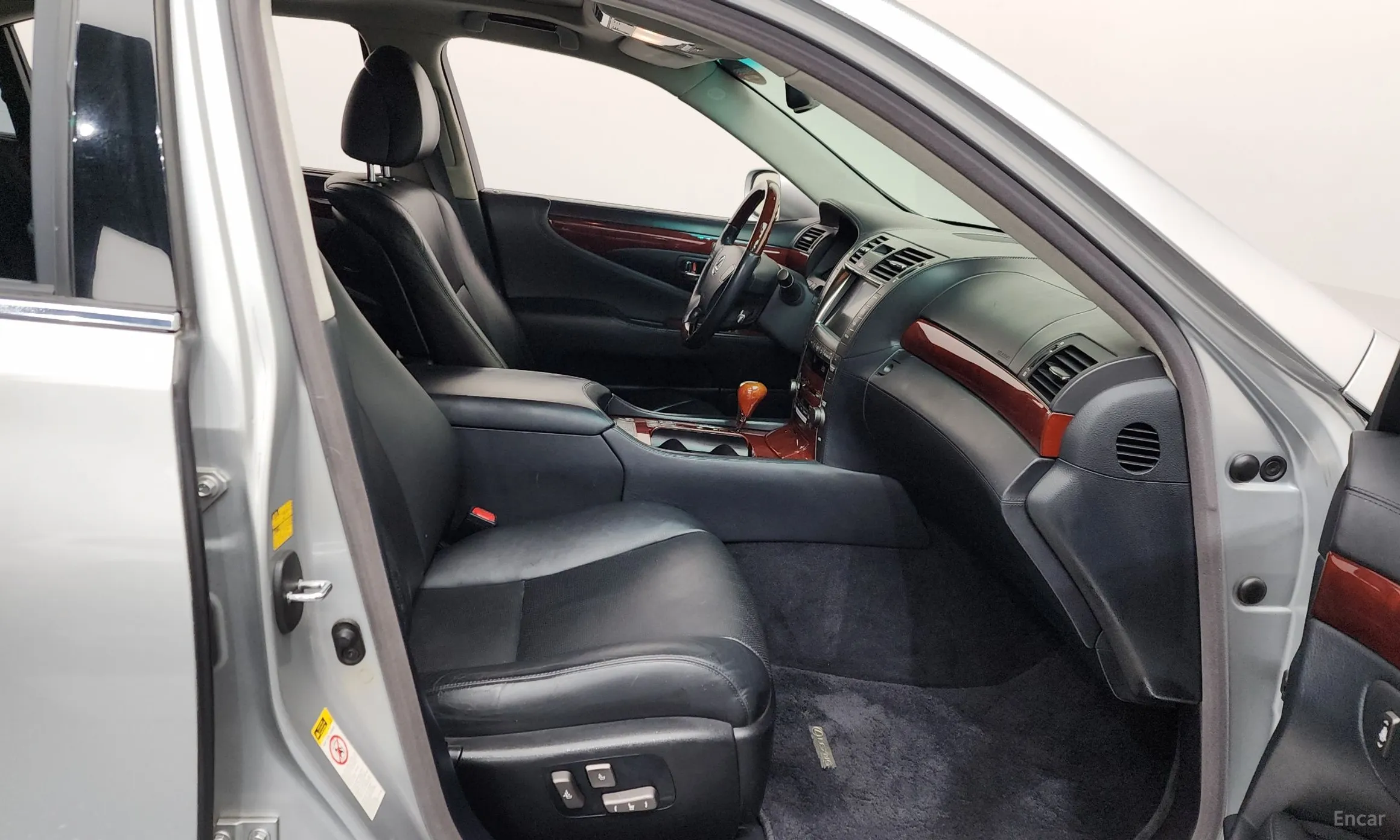 Lexus LS600hL превью 11