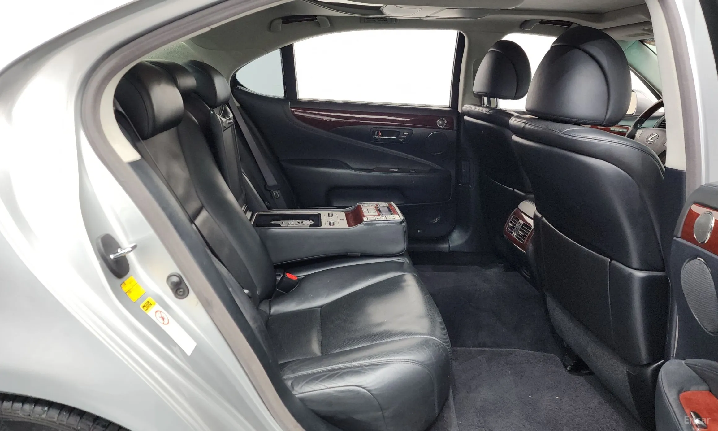 Lexus LS600hL превью 12