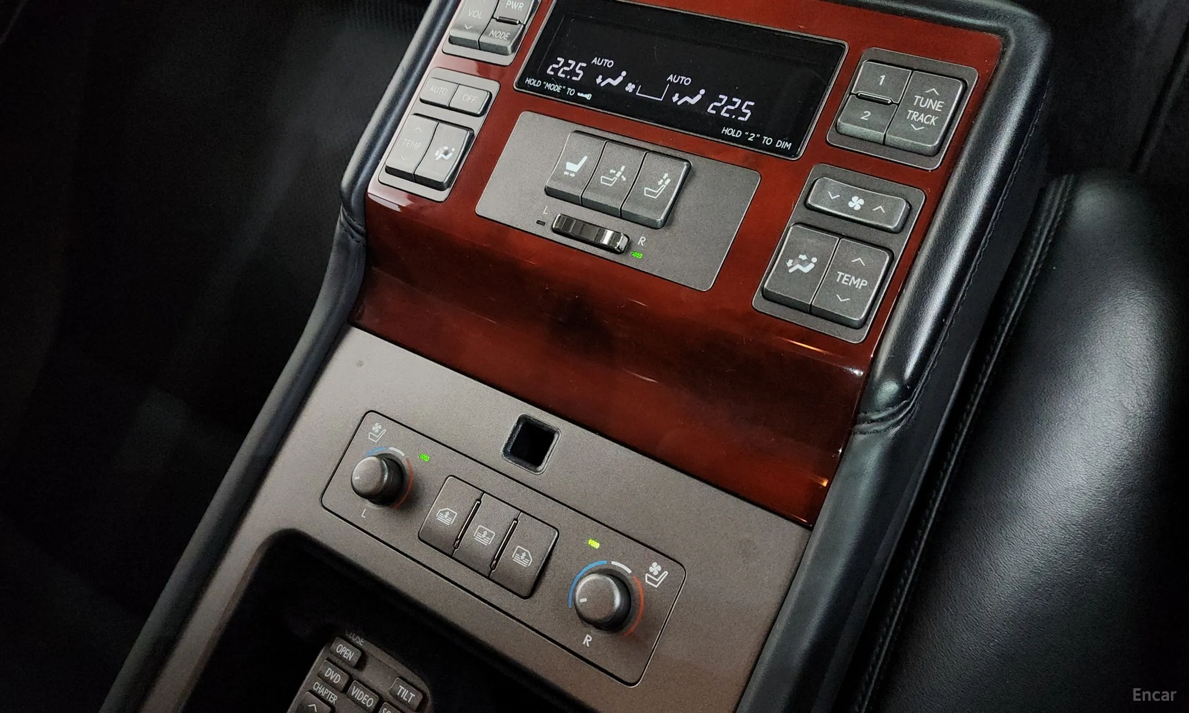 Lexus LS600hL превью 18