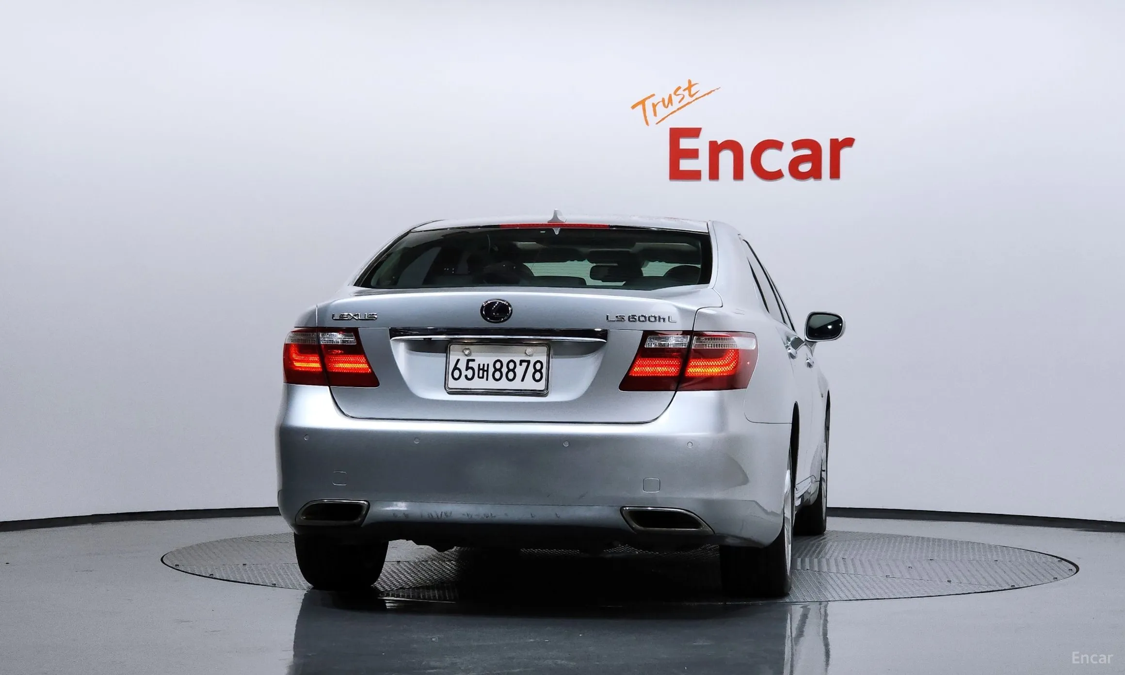 Lexus LS600hL превью 4