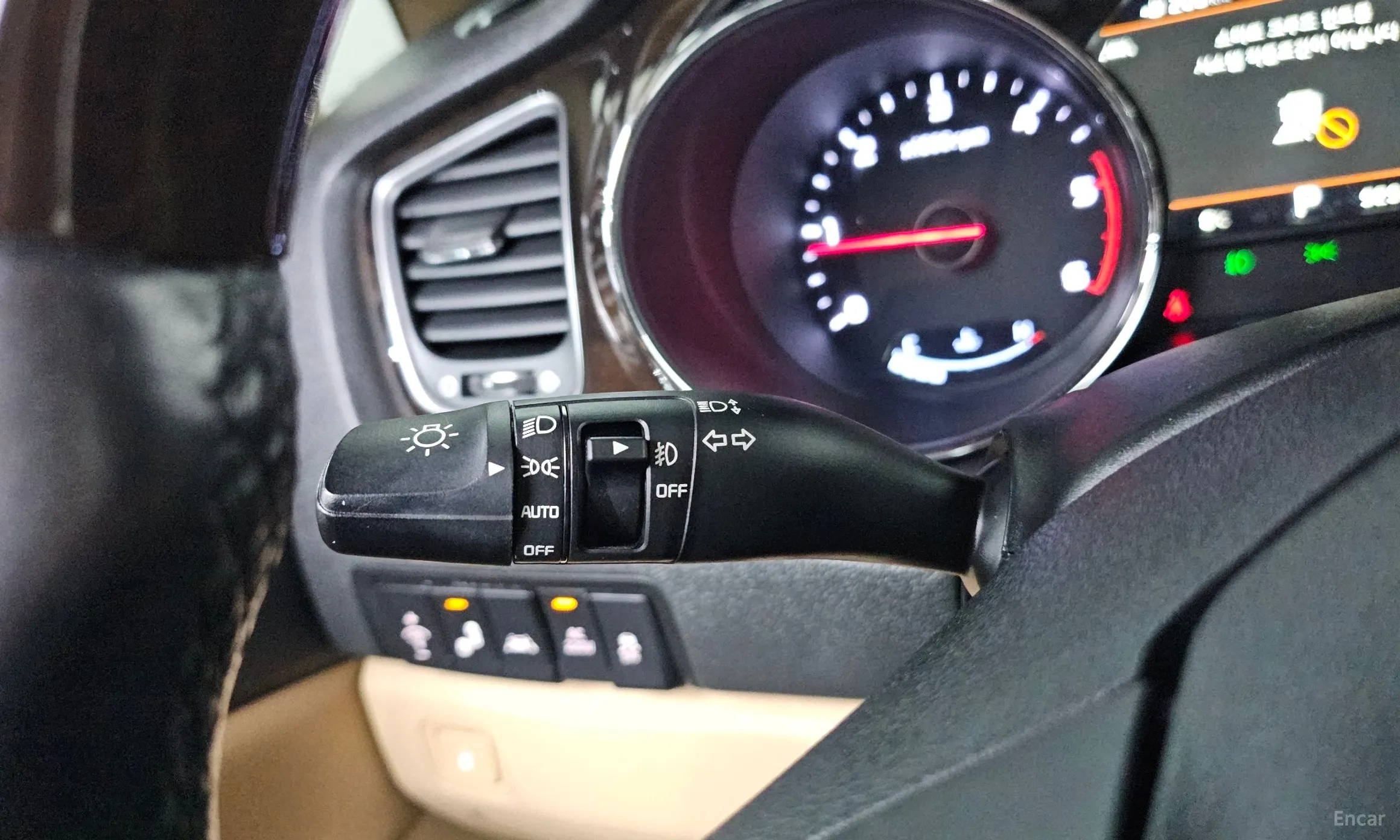 Kia Carnival превью 15