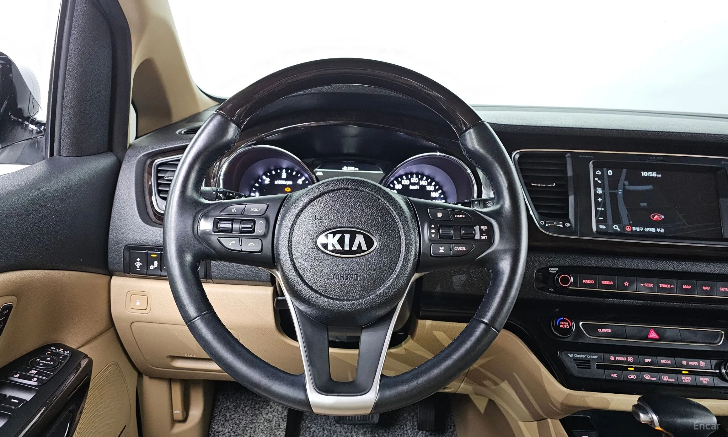 Kia Carnival превью 16