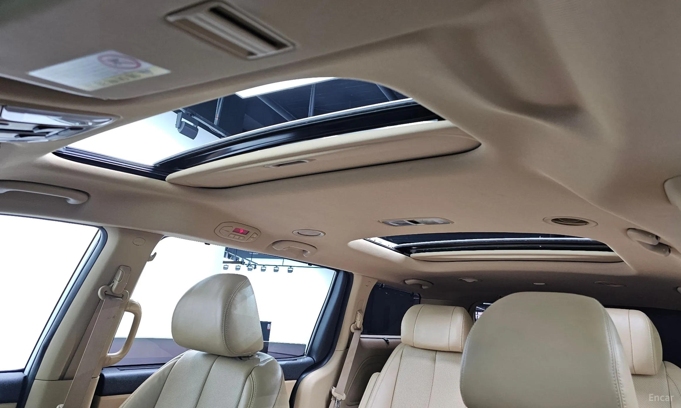 Kia Carnival превью 19
