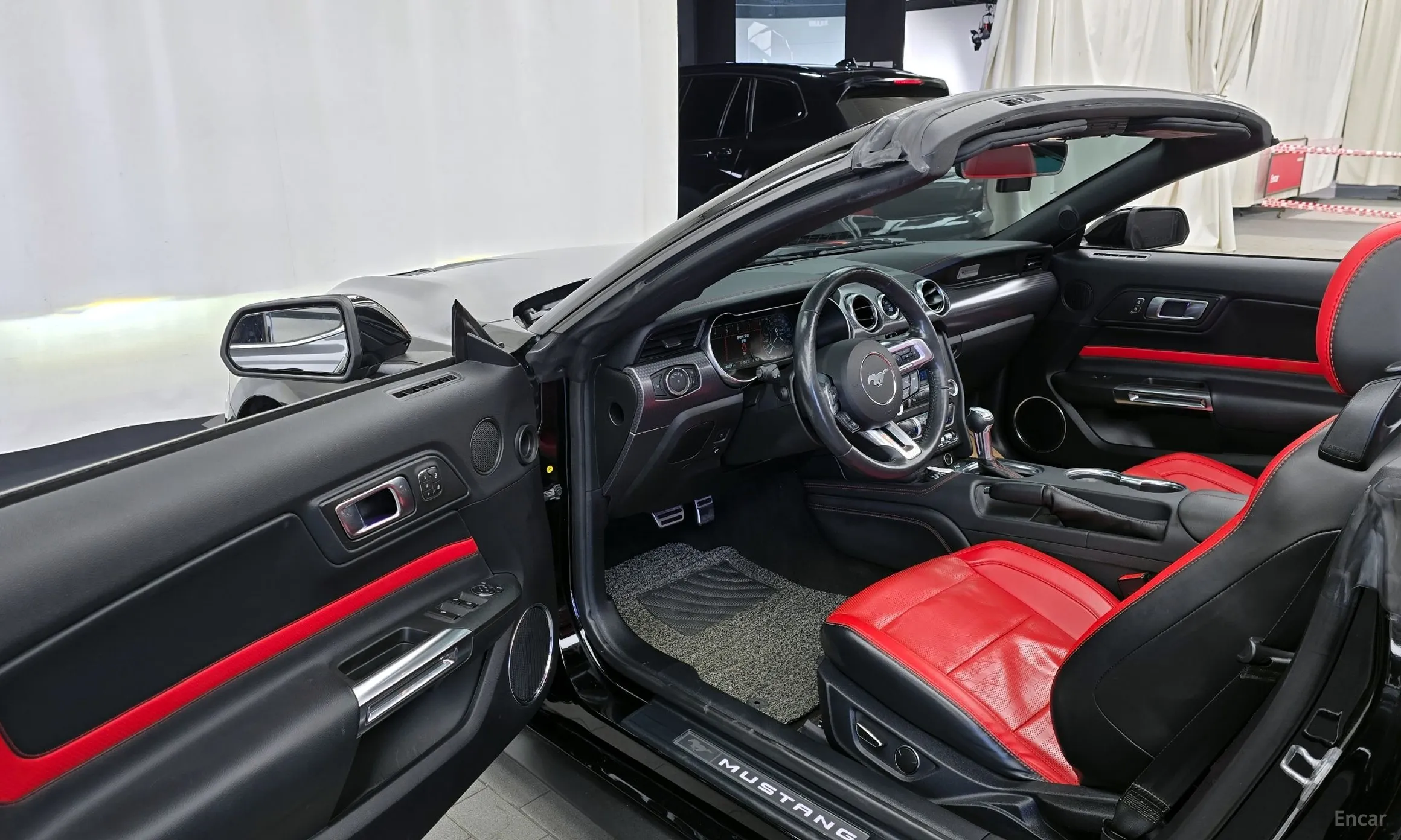 Ford Mustang превью 10