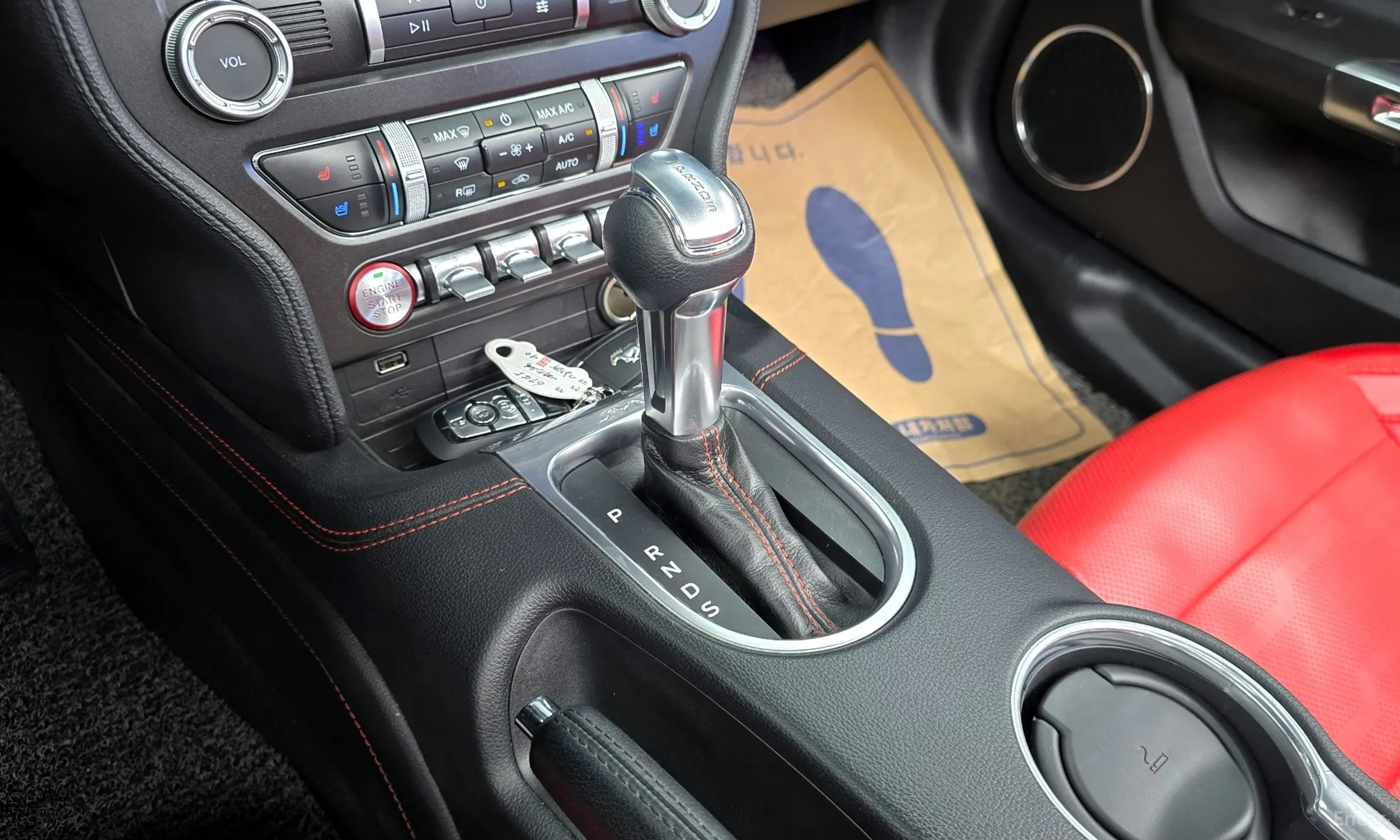 Ford Mustang превью 9