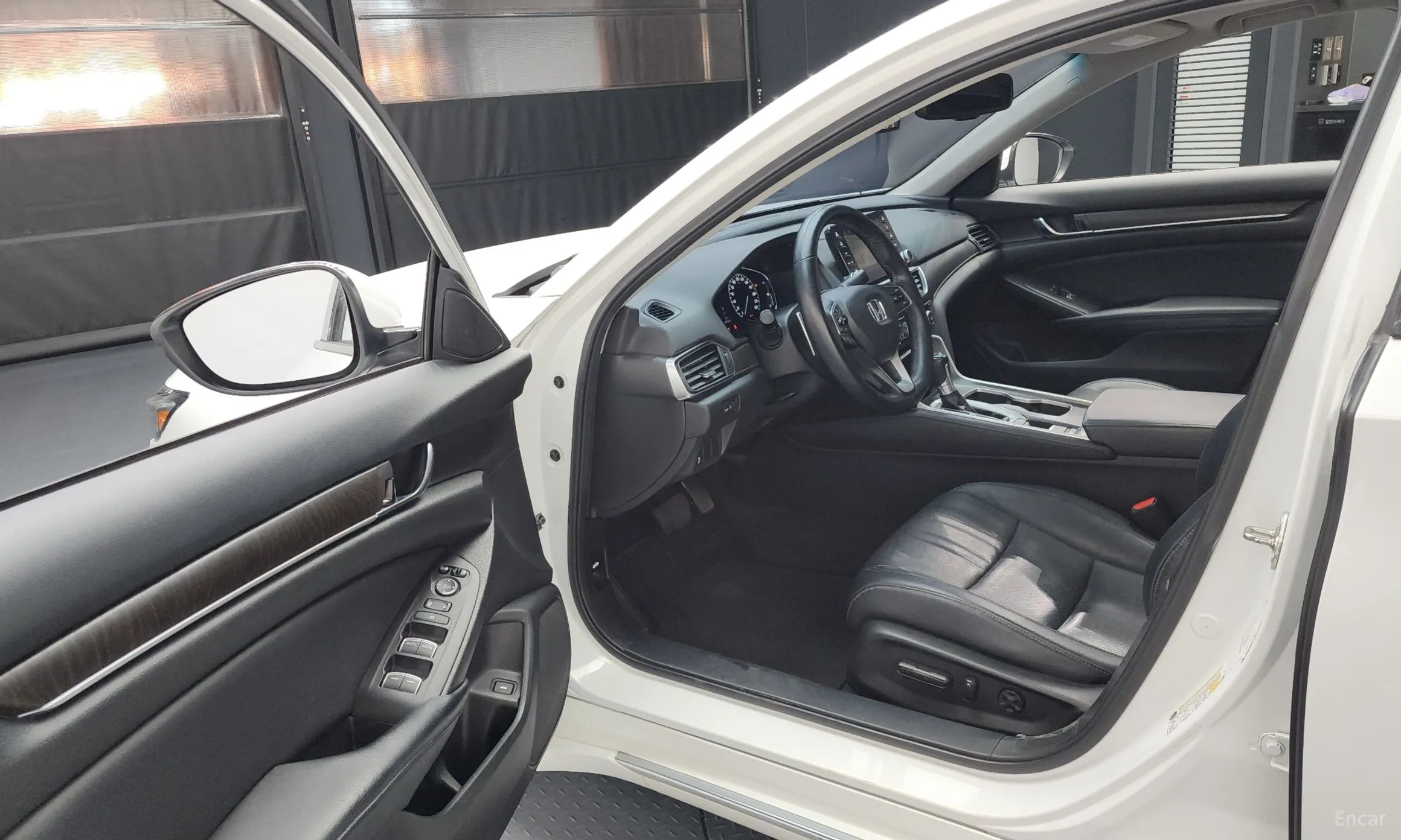 Honda Accord 10th Generation превью 10