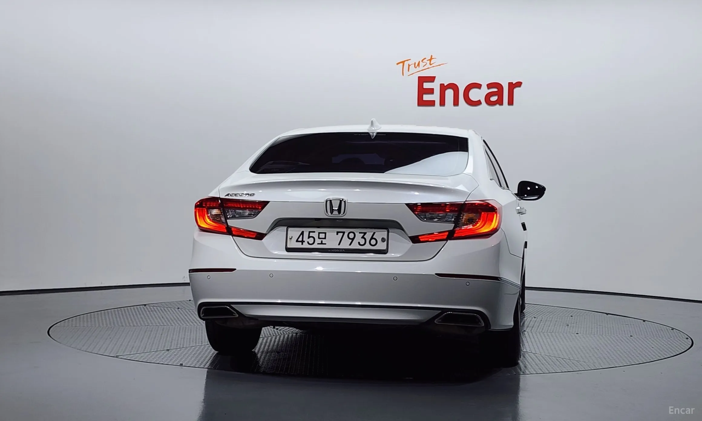 Honda Accord 10th Generation превью 4