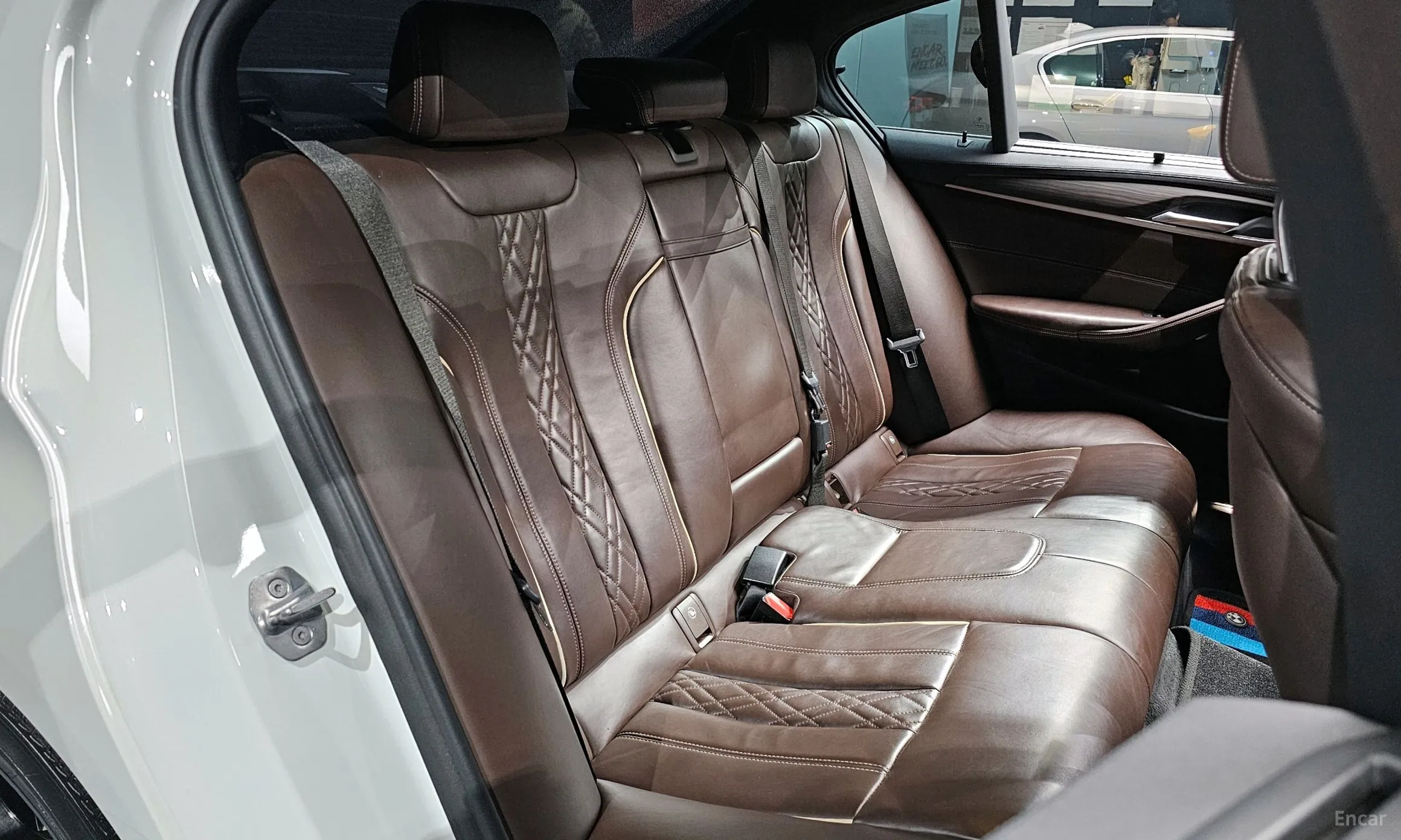 BMW 5 Series (G30) превью 12