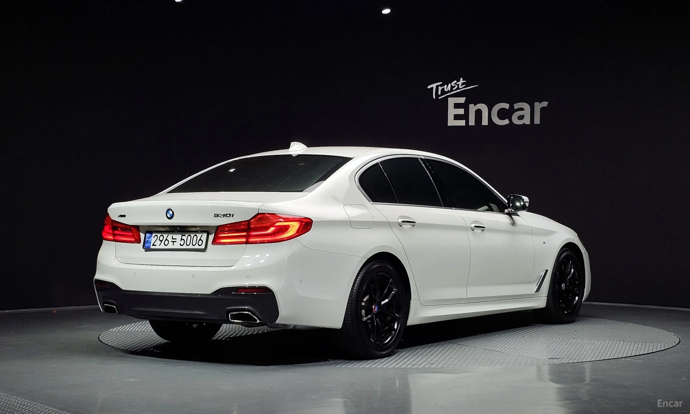 BMW 5 Series (G30) превью 2