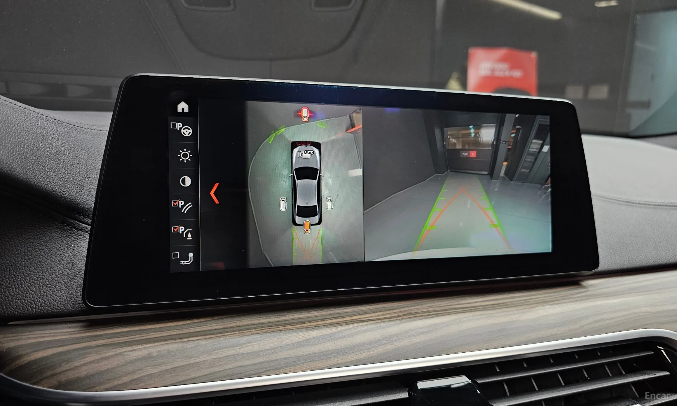 BMW 5 Series (G30) превью 16