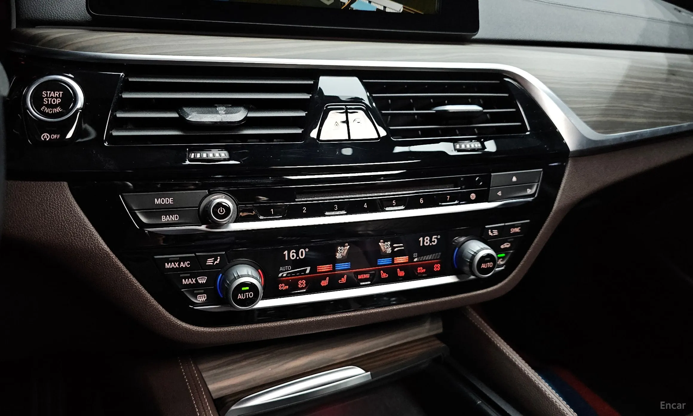 BMW 5 Series (G30) превью 17