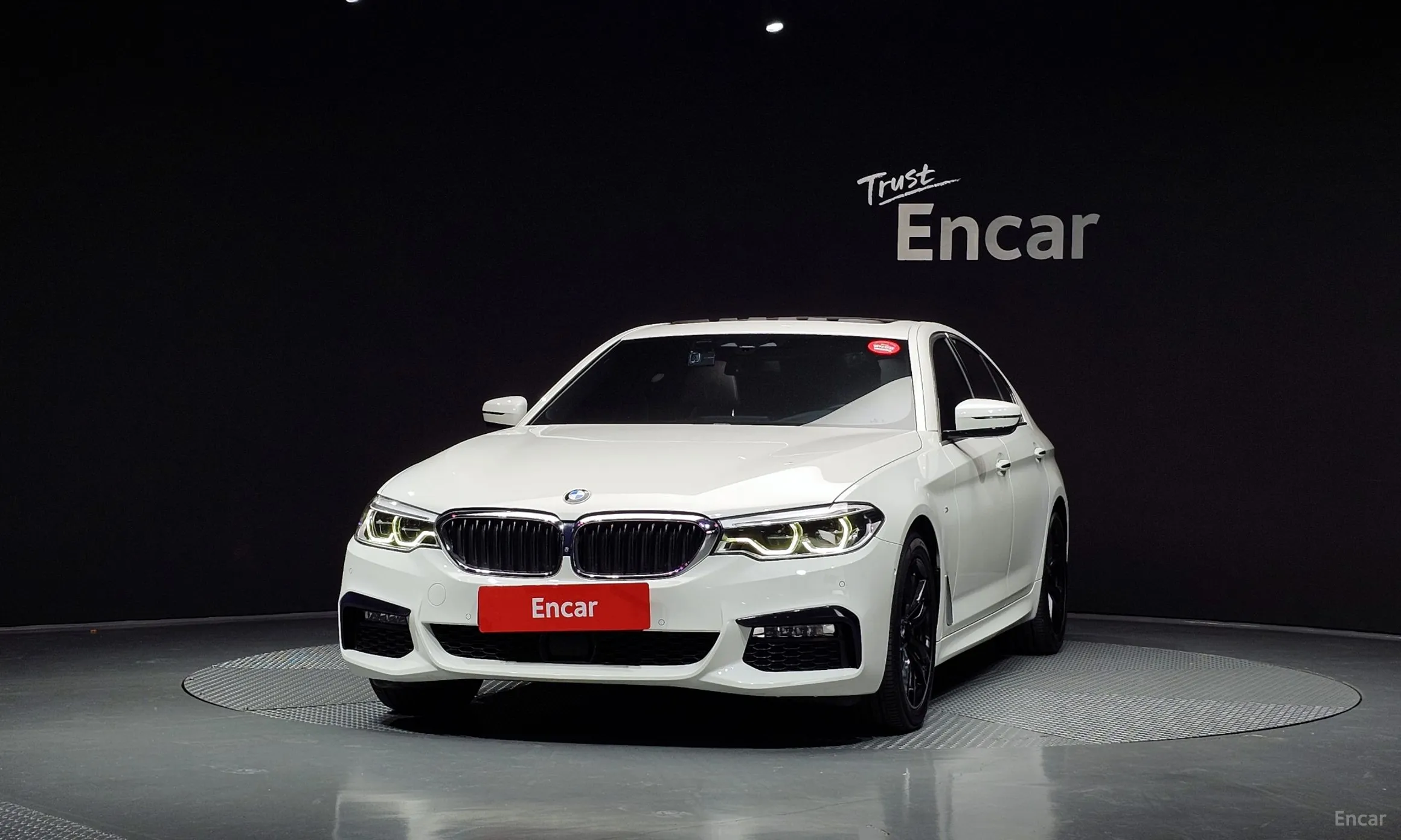 BMW 5 Series (G30) превью 3