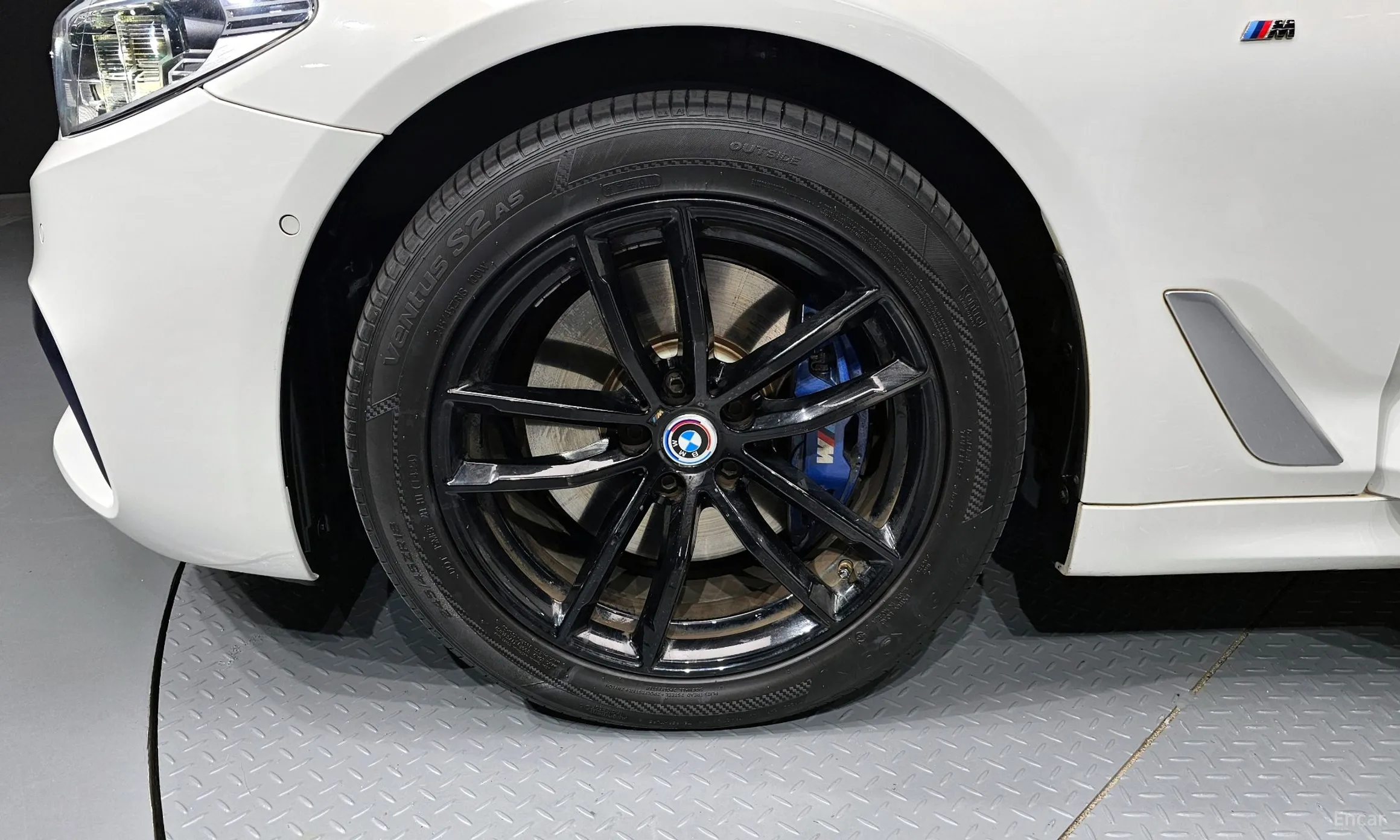 BMW 5 Series (G30) превью 5