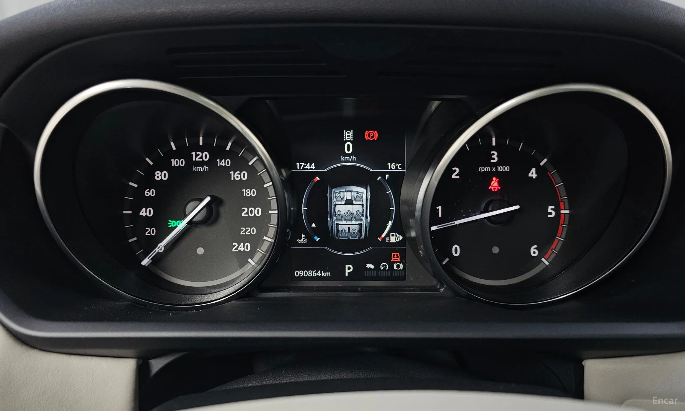 Land Rover Discovery 5 превью 8