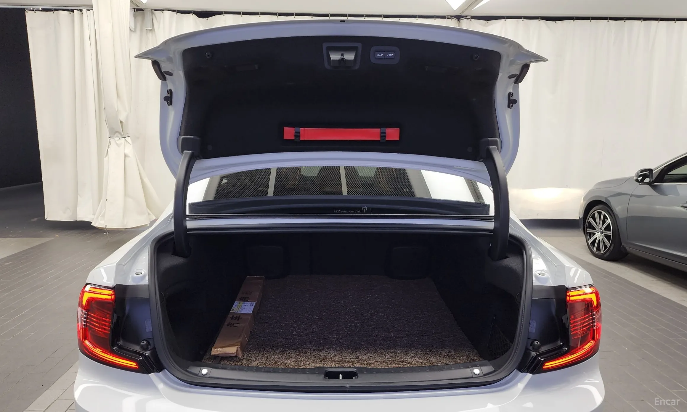 Volvo S90 превью 20