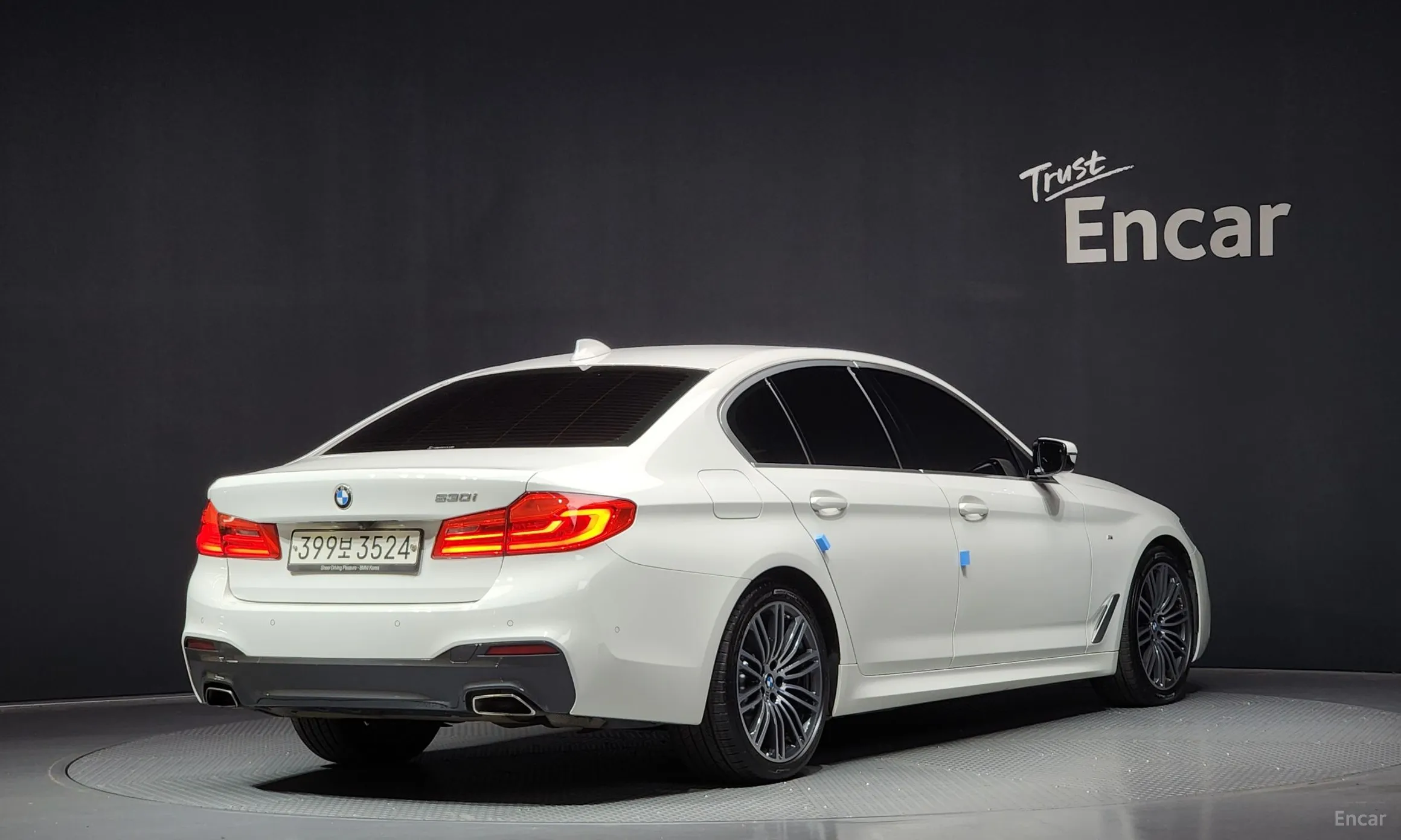 BMW 5 Series (G30) превью 2